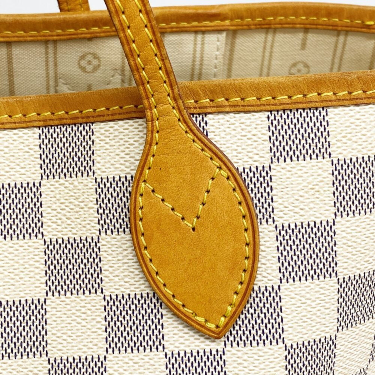 Louis Vuitton White Tote Bag (Pre-Owned)