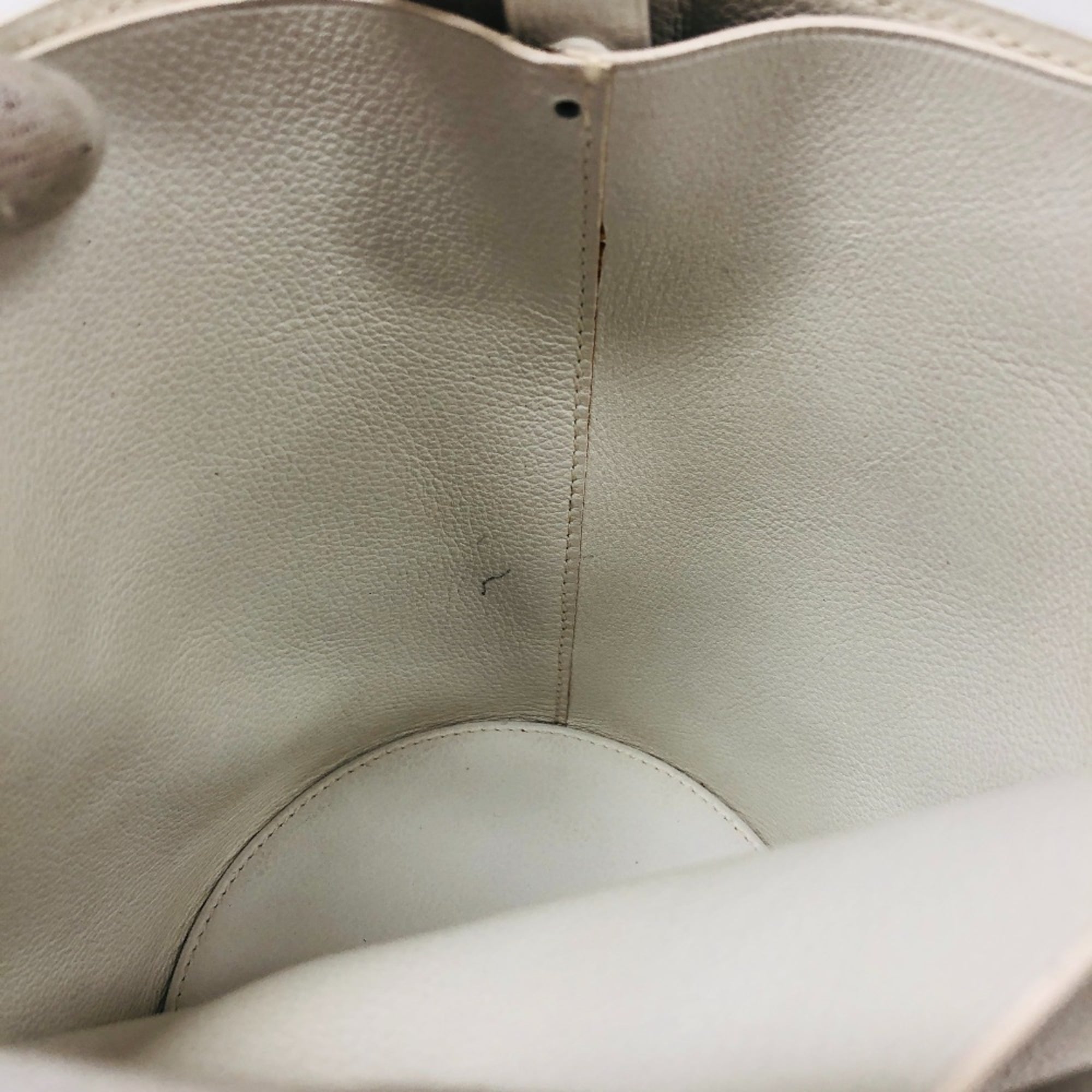 Hermes White Leather Handbag (Pre-Owned)