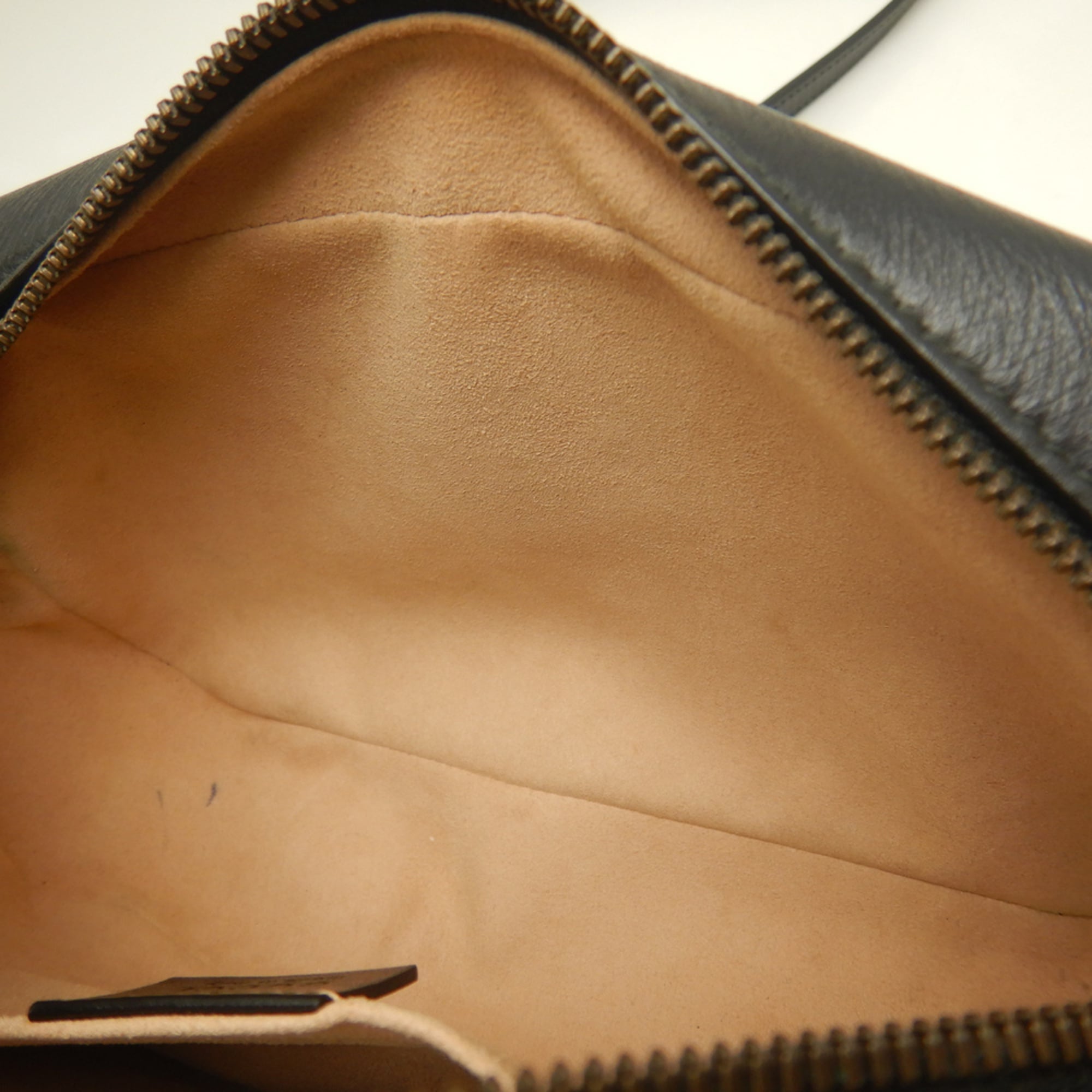 Gucci Black Leather Shoulder Bag (Pre-Owned)