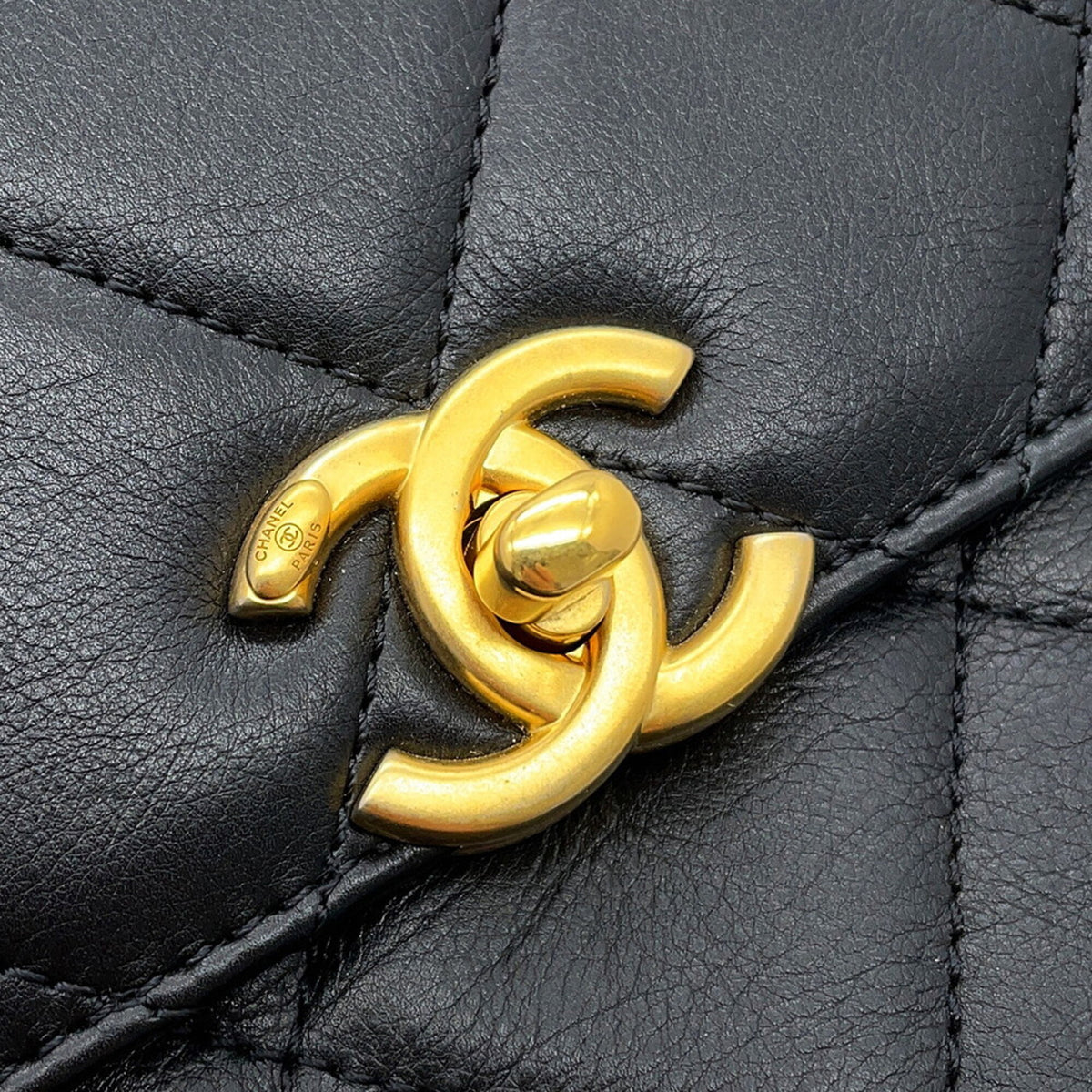Chanel Matelasse Black Leather Handbag Shoulder Bag (Pre-Owned)