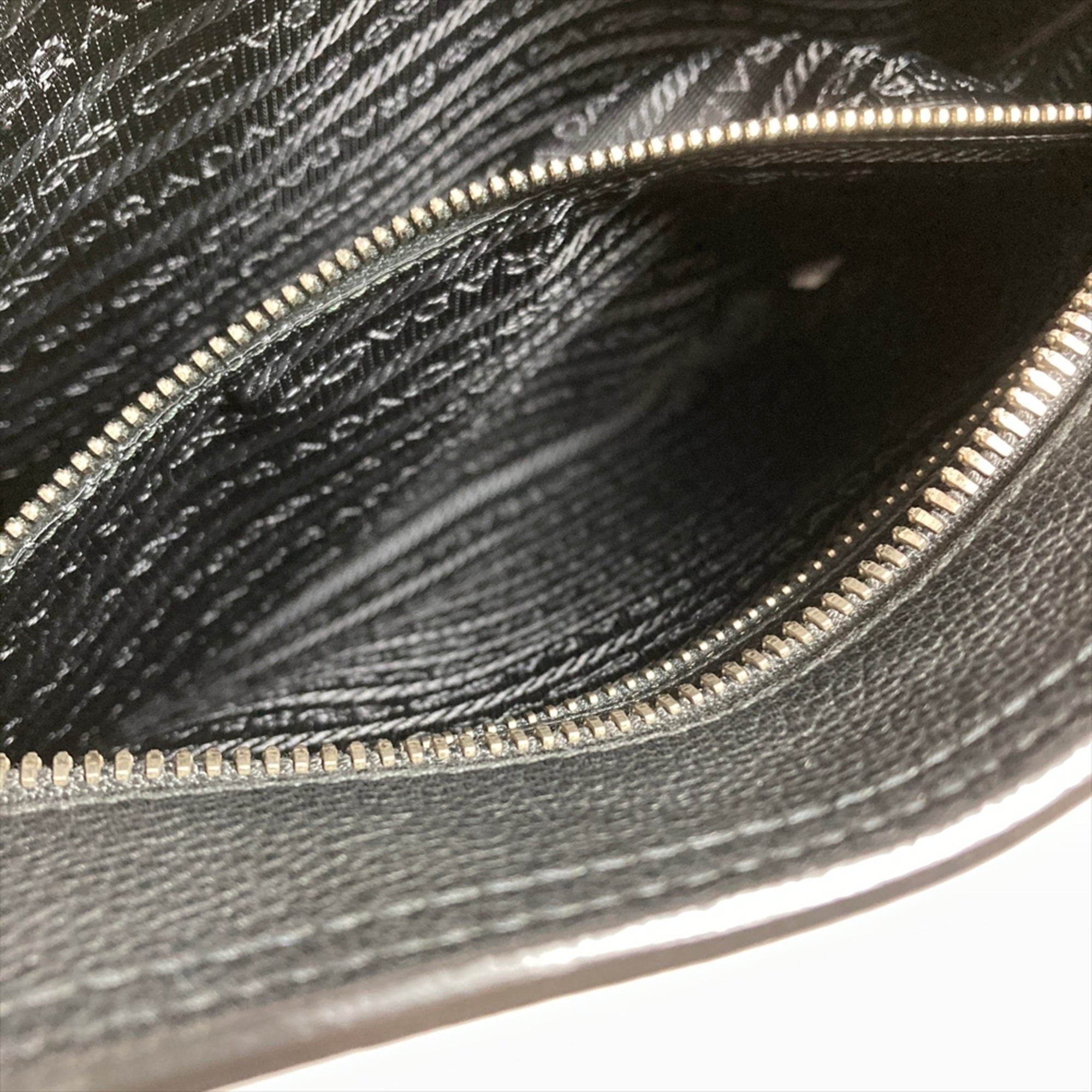 Prada Black Leather Shoulder Bag (Pre-Owned)