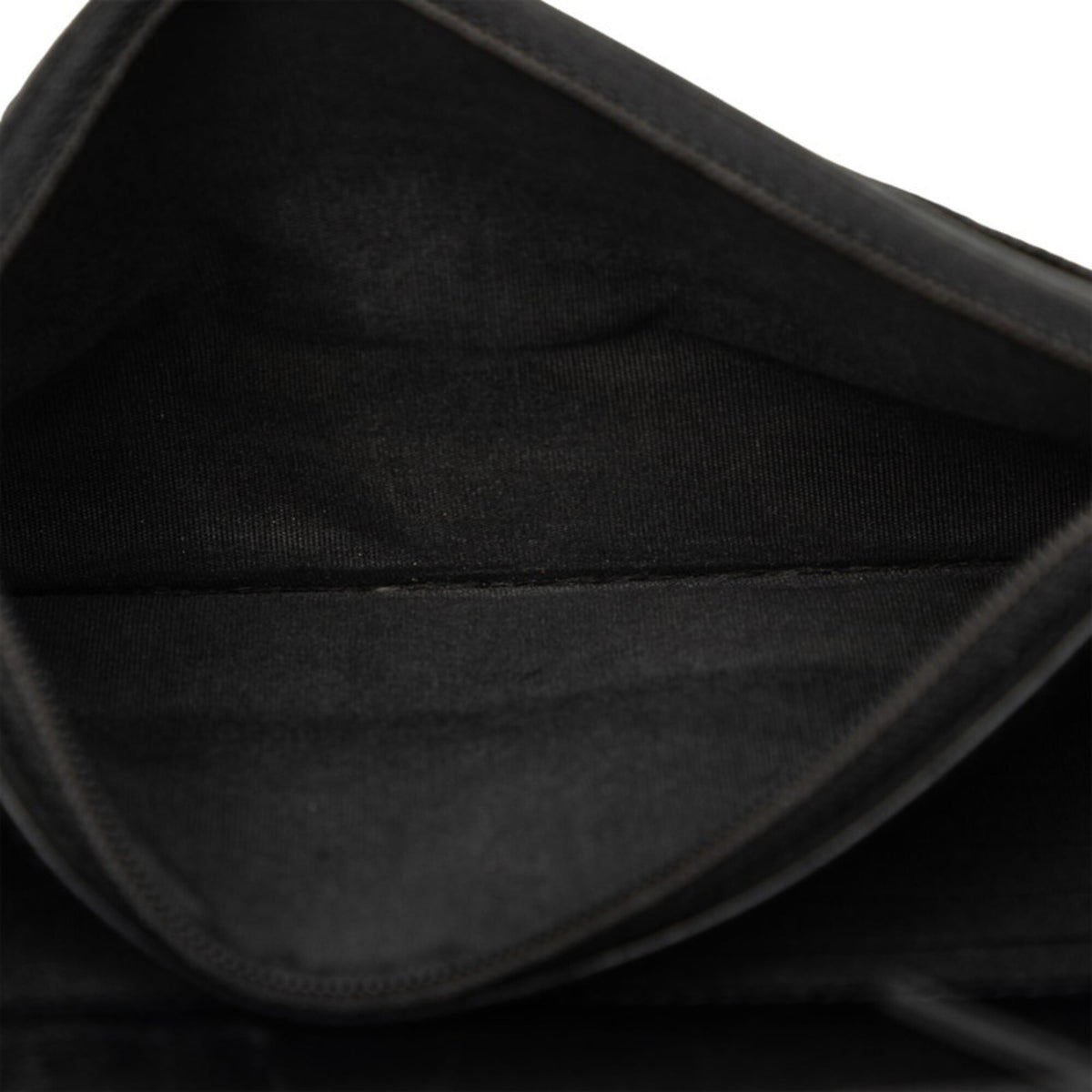 Chanel Black Grained Calfskin Shoulder Bag (Pre-Owned)