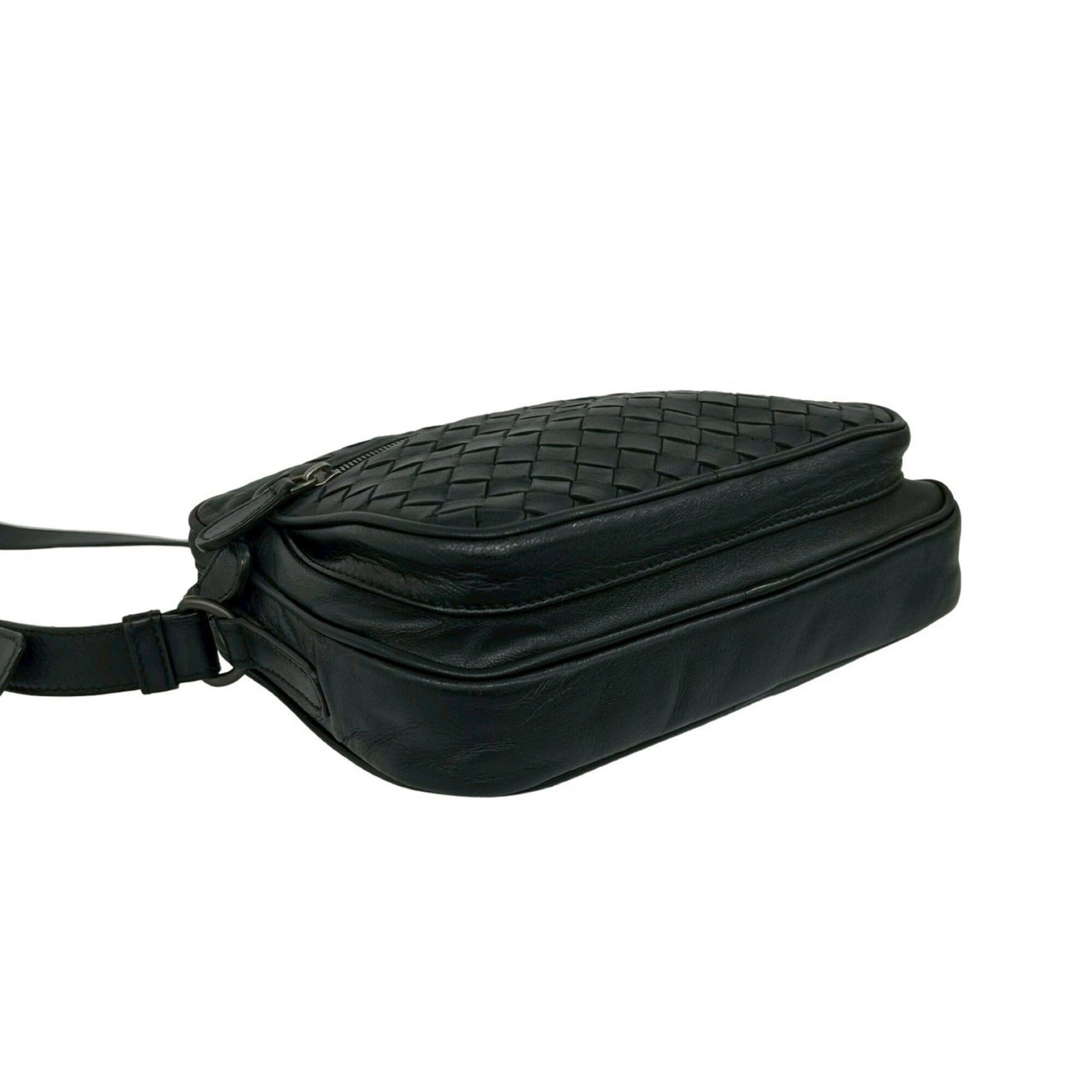 Bottega Veneta Black Leather Pochette Shoulder Bag (Pre-Owned)