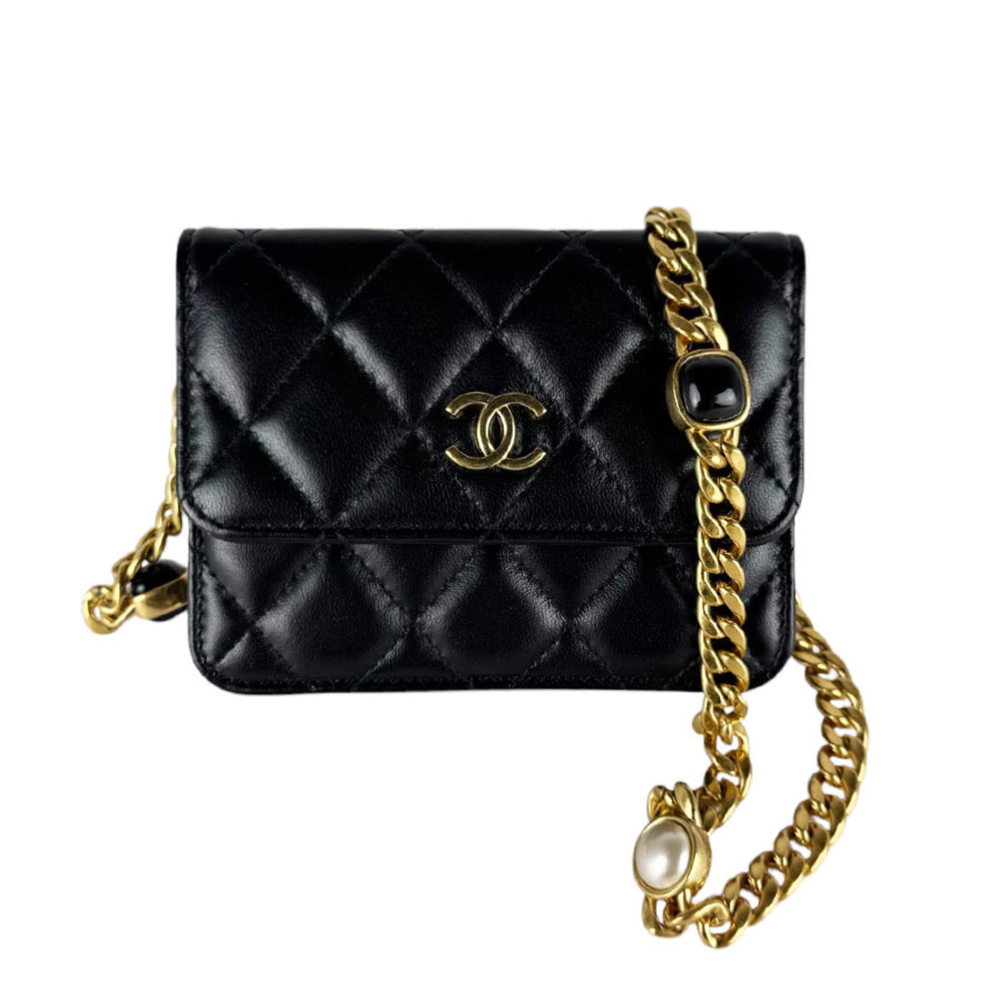 Chanel Black Leather Pochette (Pre-Owned)