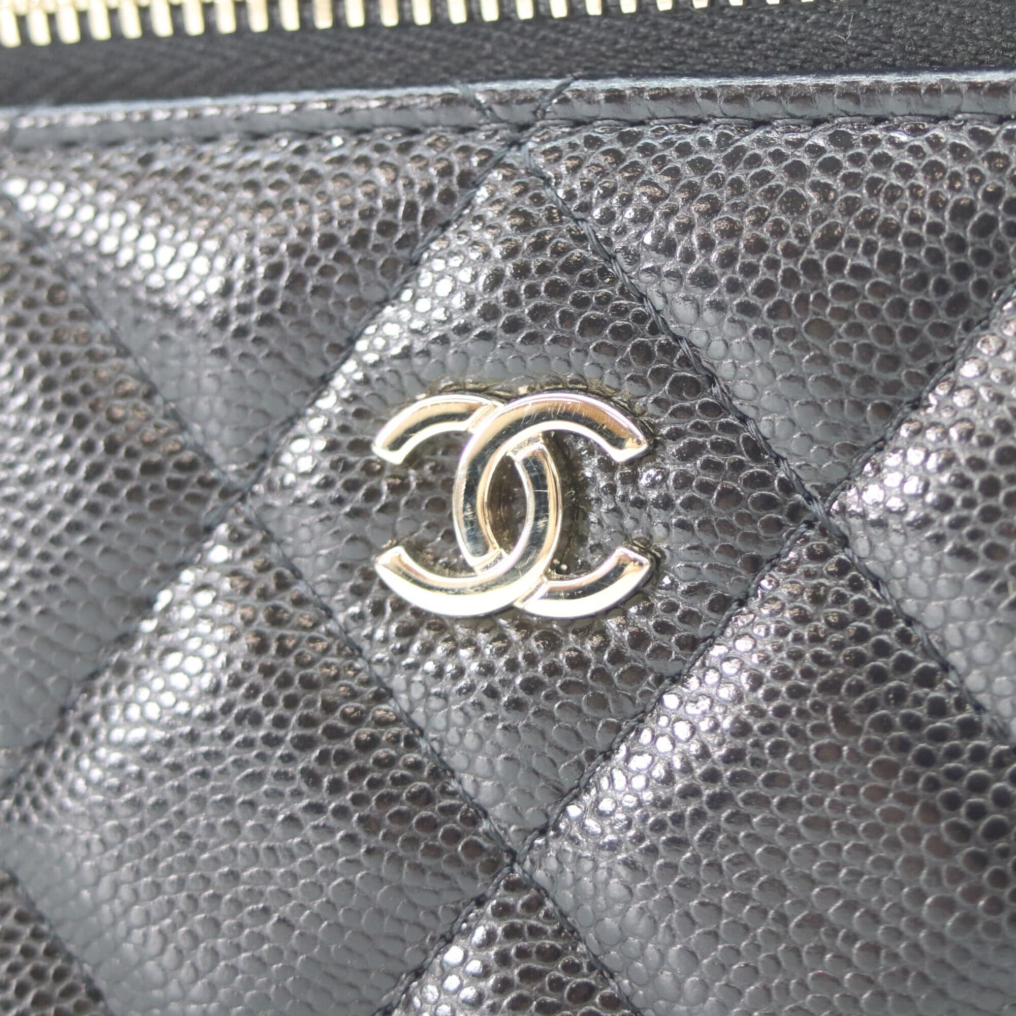 Chanel Black Grained Calfskin Shoulder Bag (Pre-Owned)