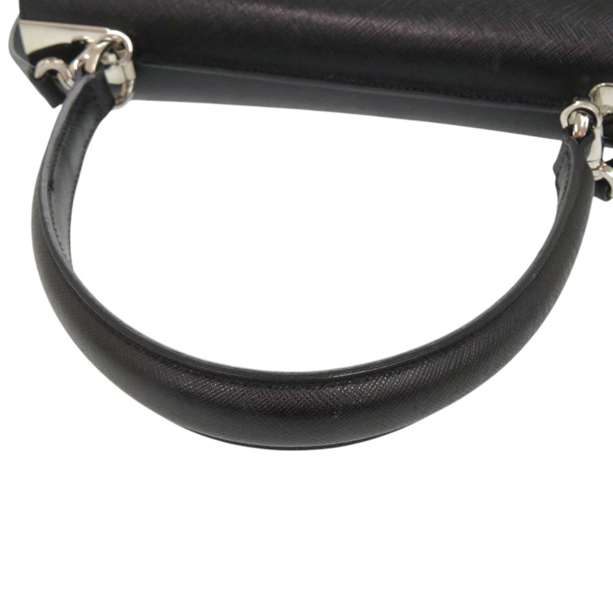 Salvatore Ferragamo Black Leather Handbag Shoulder Bag (Pre-Owned)