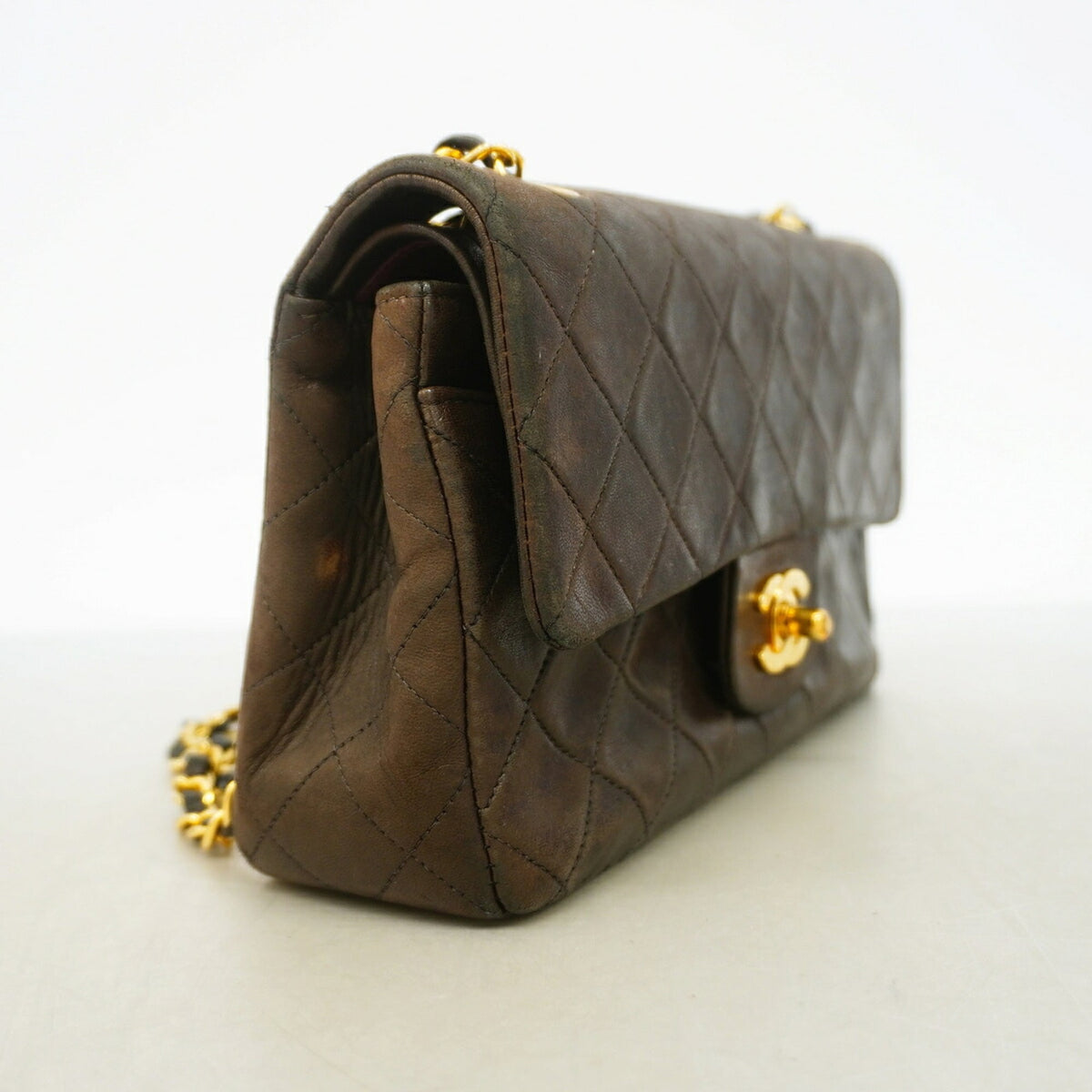Chanel Black Leather Shoulder Bag (Pre-Owned)