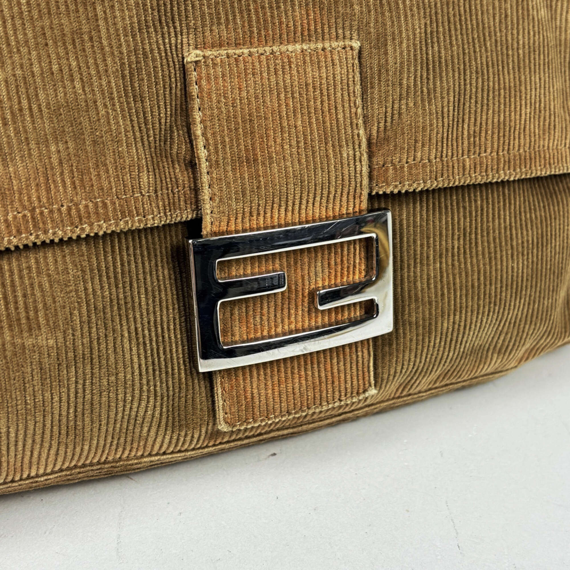 Fendi Brown Suede Shoulder Bag (Pre-Owned)