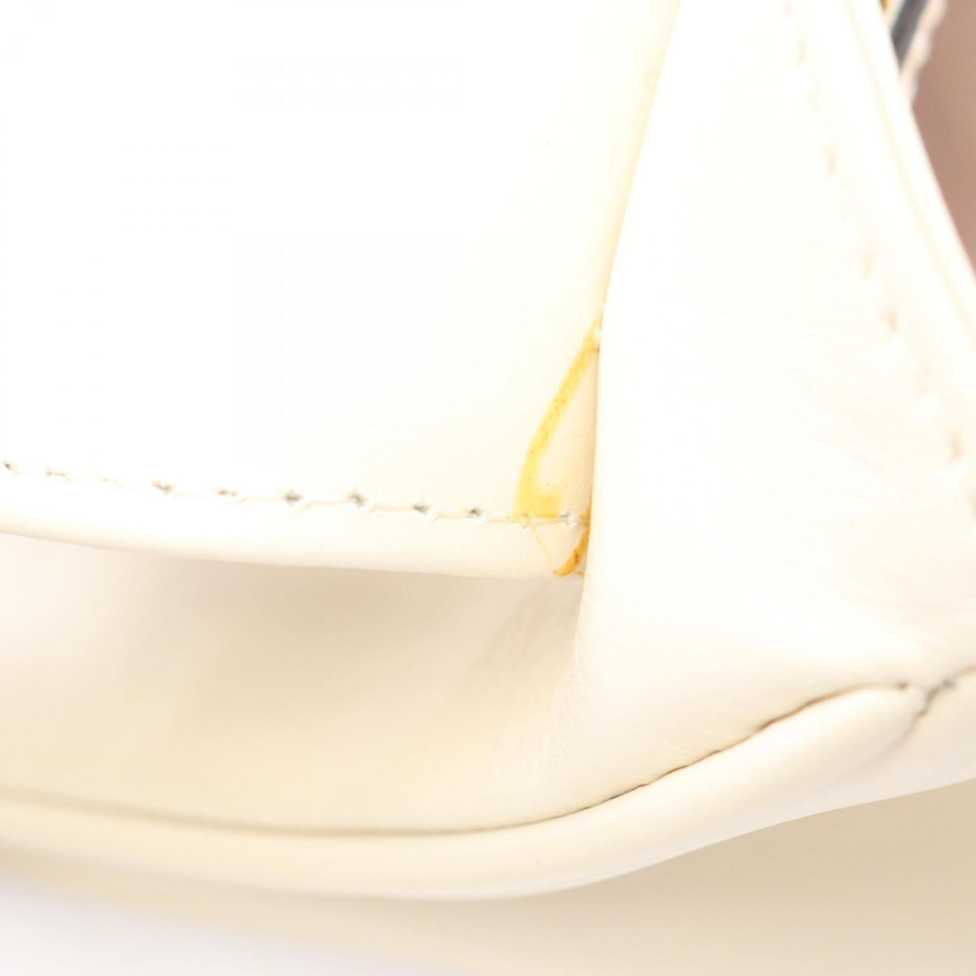 Gucci White Leather Shoulder Bag (Pre-Owned)