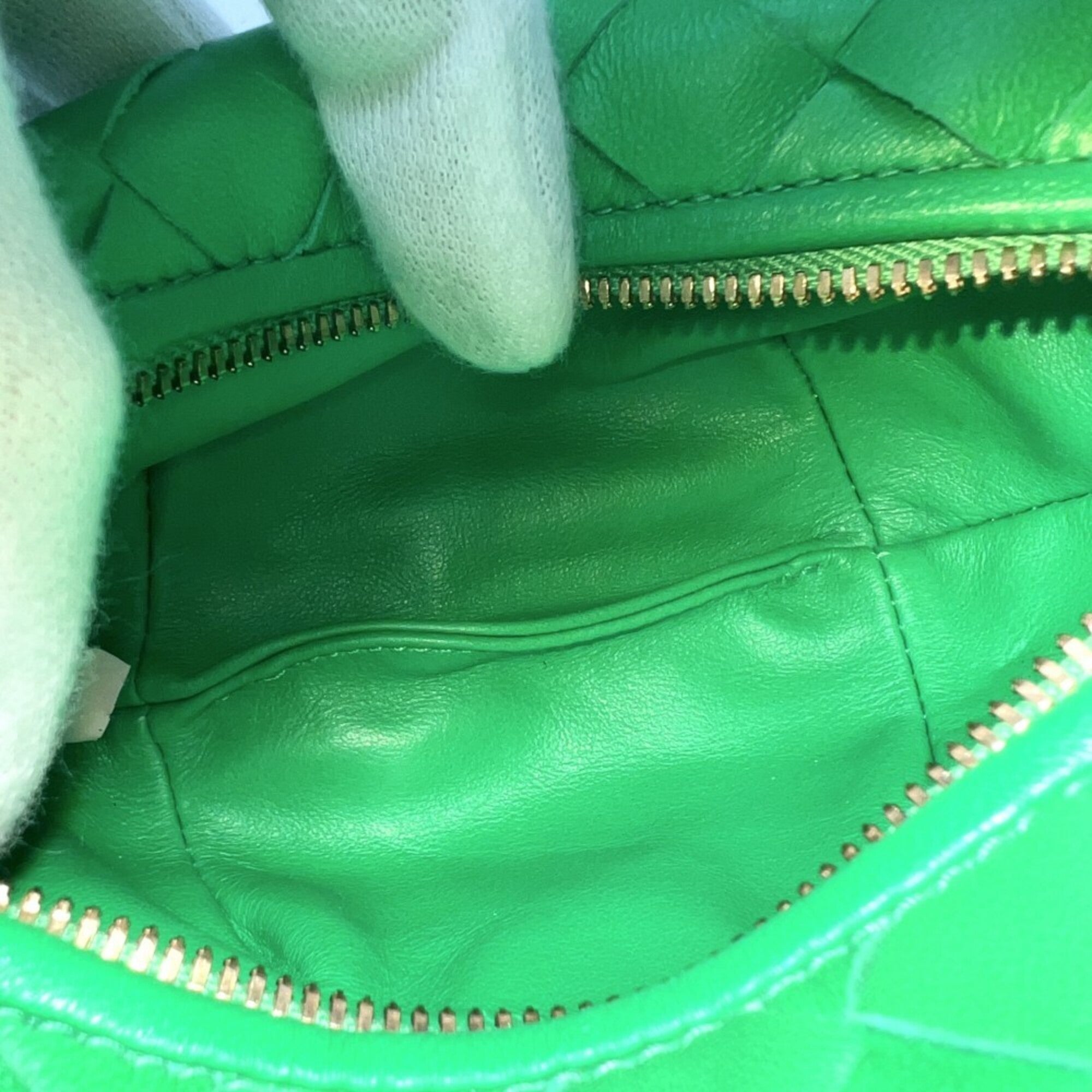 Bottega Veneta Green Leather Handbag (Pre-Owned)