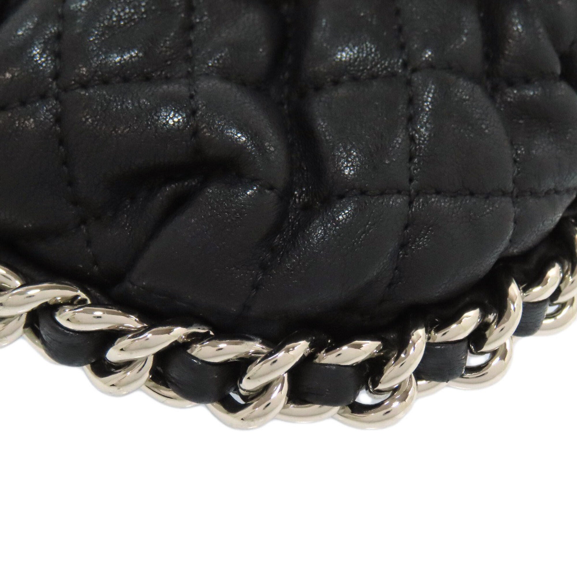 Chanel Black Leather Shoulder Bag (Pre-Owned)