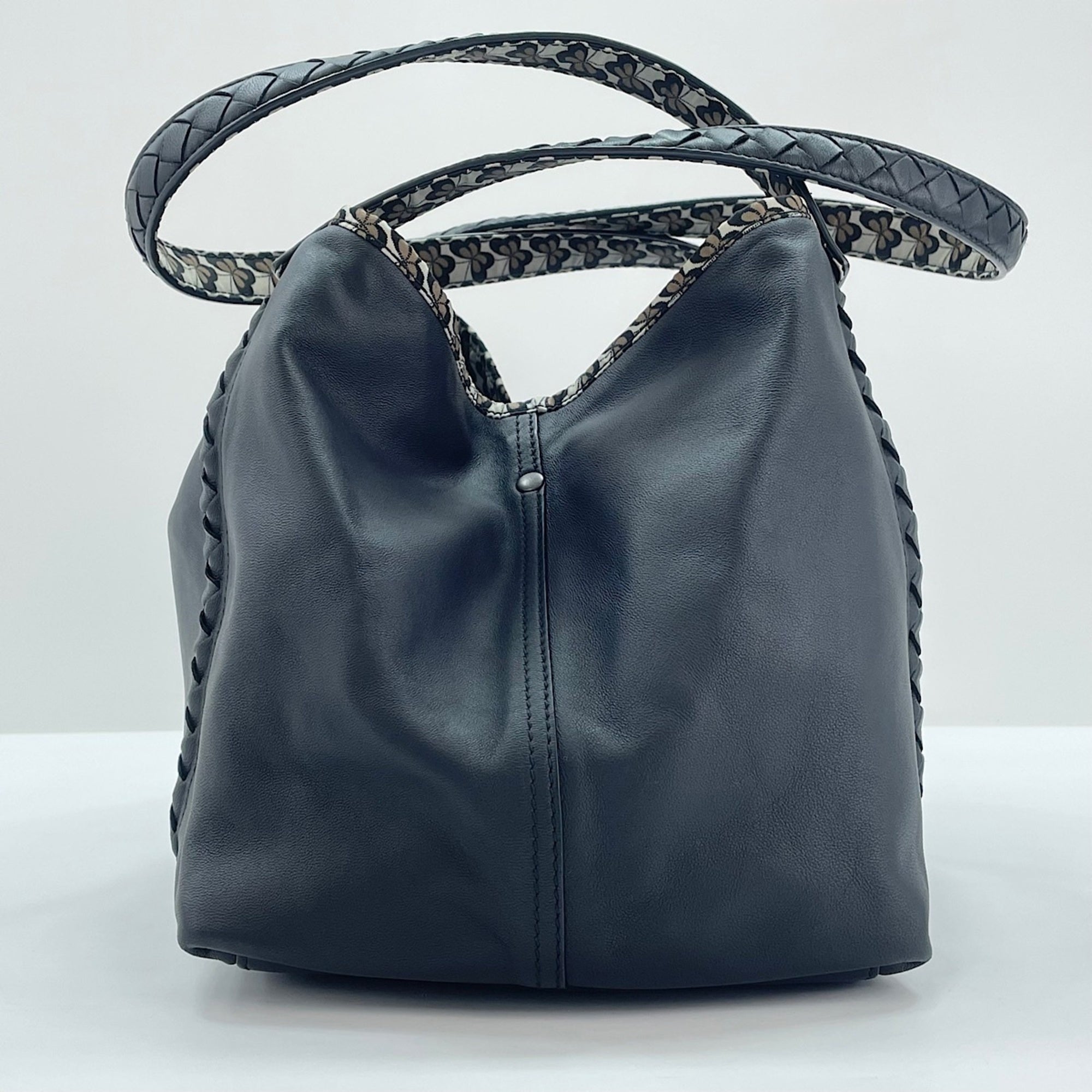 Bottega Veneta Black Intrecciato Tote Bag (Pre-Owned)