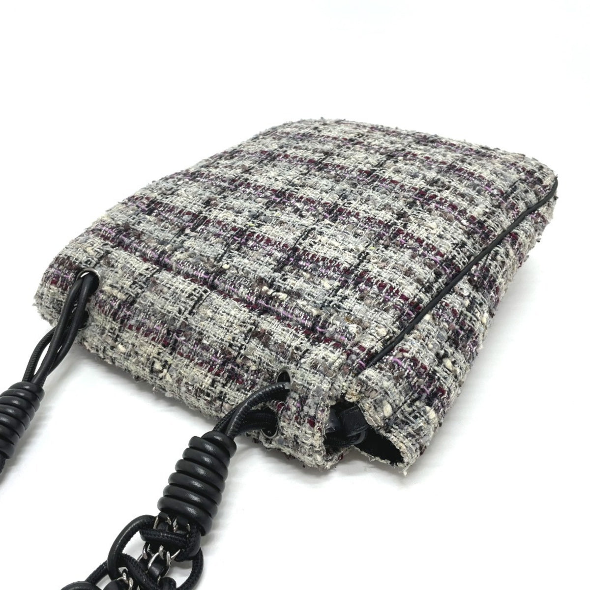 Chanel Gray Tweed Shoulder Bag (Pre-Owned)