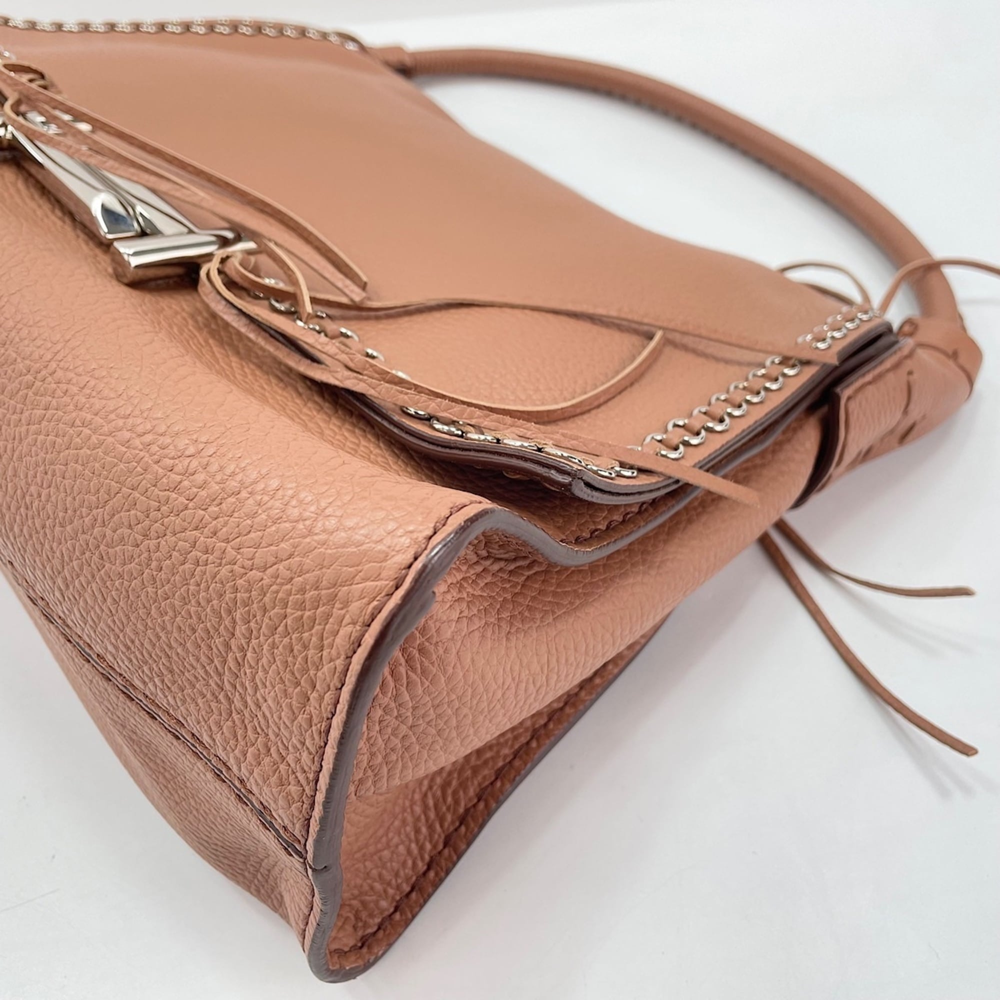 Tod's Pink Shoulder Bag (Pre-Owned)