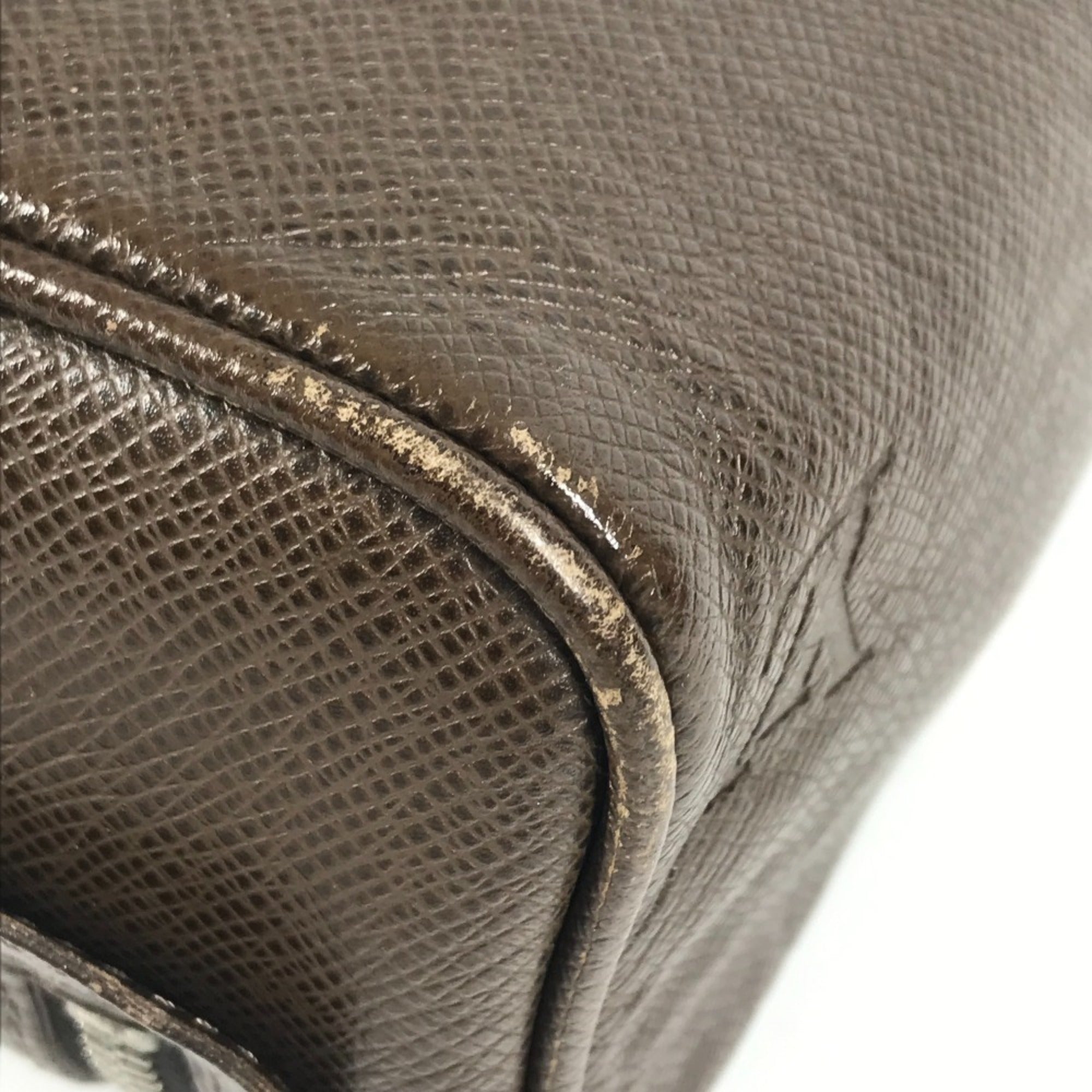 Louis Vuitton Brown Grizzly Taiga Leather Pouch (Pre-Owned)