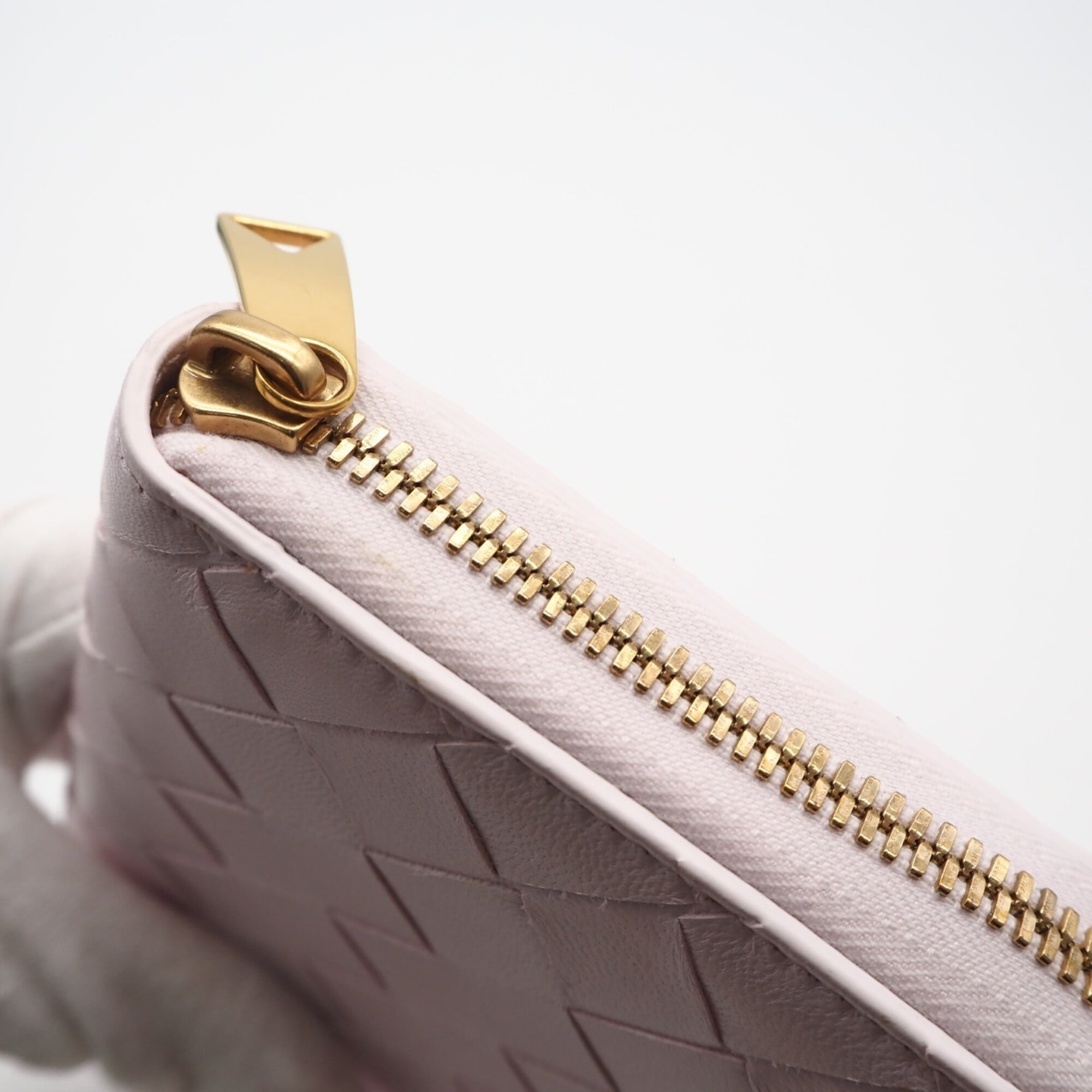 Bottega Veneta Intrecciato Pink Leather Long Wallet (Bi-Fold) (Pre-Owned)