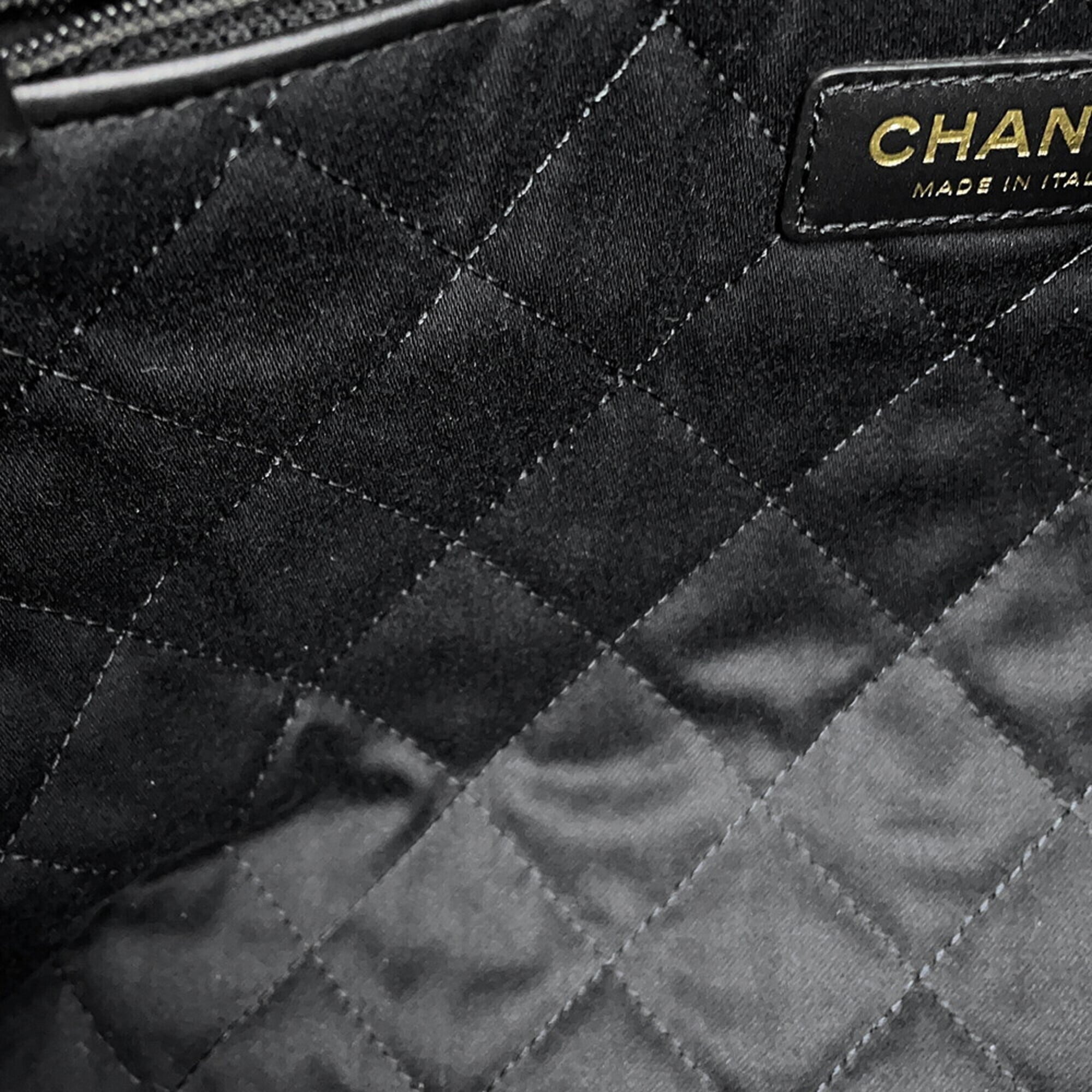 Chanel Black Leather Handbag Shoulder Bag (Pre-Owned)
