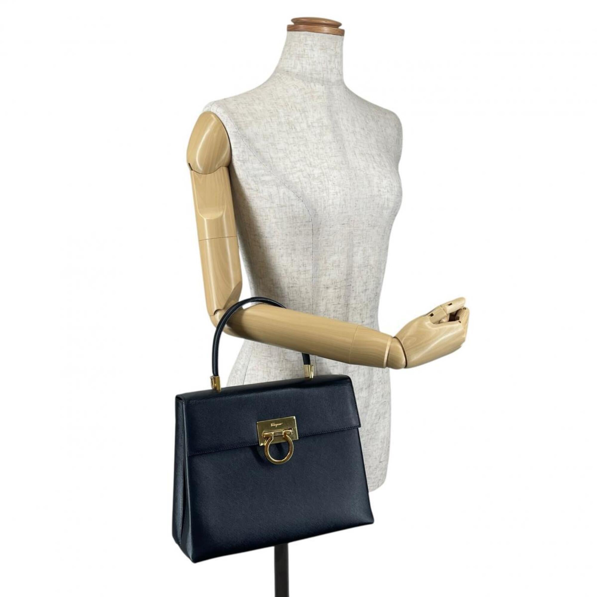 Salvatore Ferragamo Black Leather Handbag Shoulder Bag (Pre-Owned)