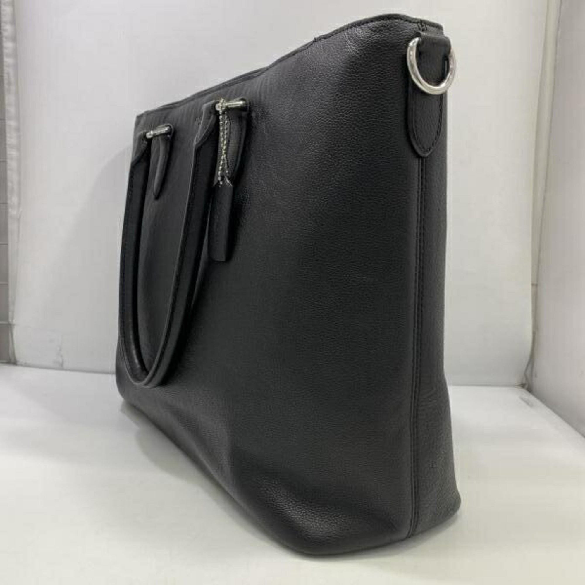Coach Black Leather Tote Bag (Pre-Owned)