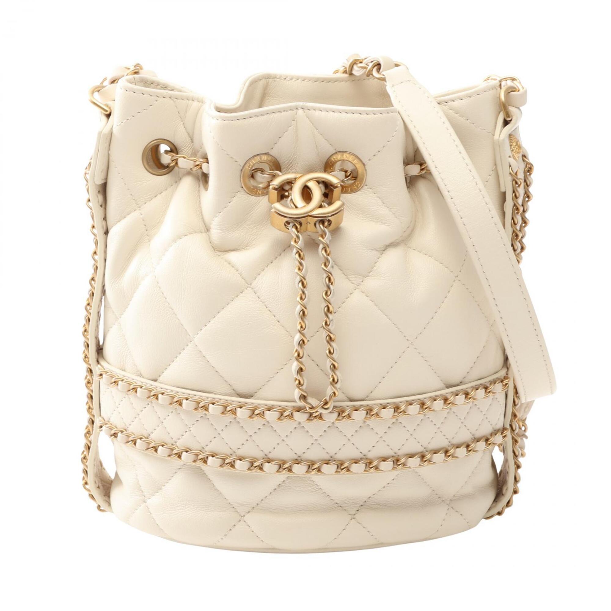 Chanel White Leather Handbag Shoulder Bag (Pre-Owned)
