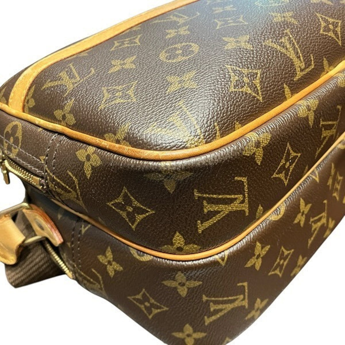 Louis Vuitton Brown Monogram Shoulder Bag (Pre-Owned)