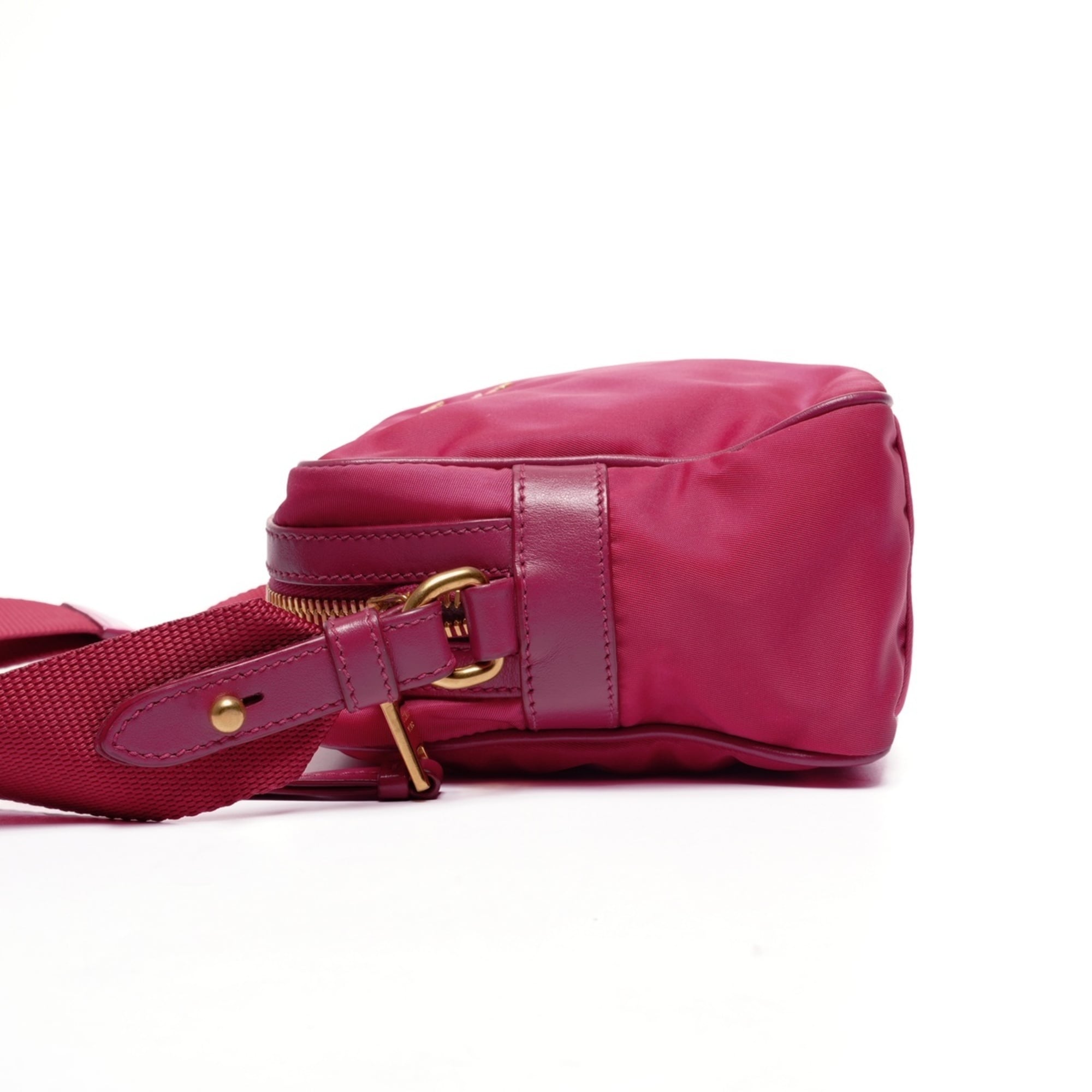 Prada Pink Shoulder Bag (Pre-Owned)