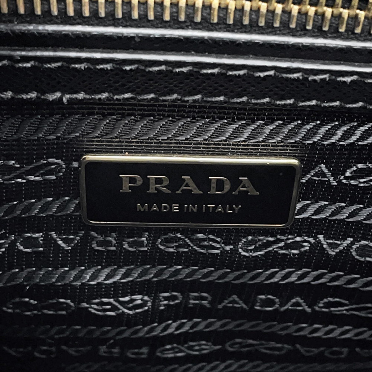Prada Saffiano Black Saffiano Handbag Shoulder Bag (Pre-Owned)