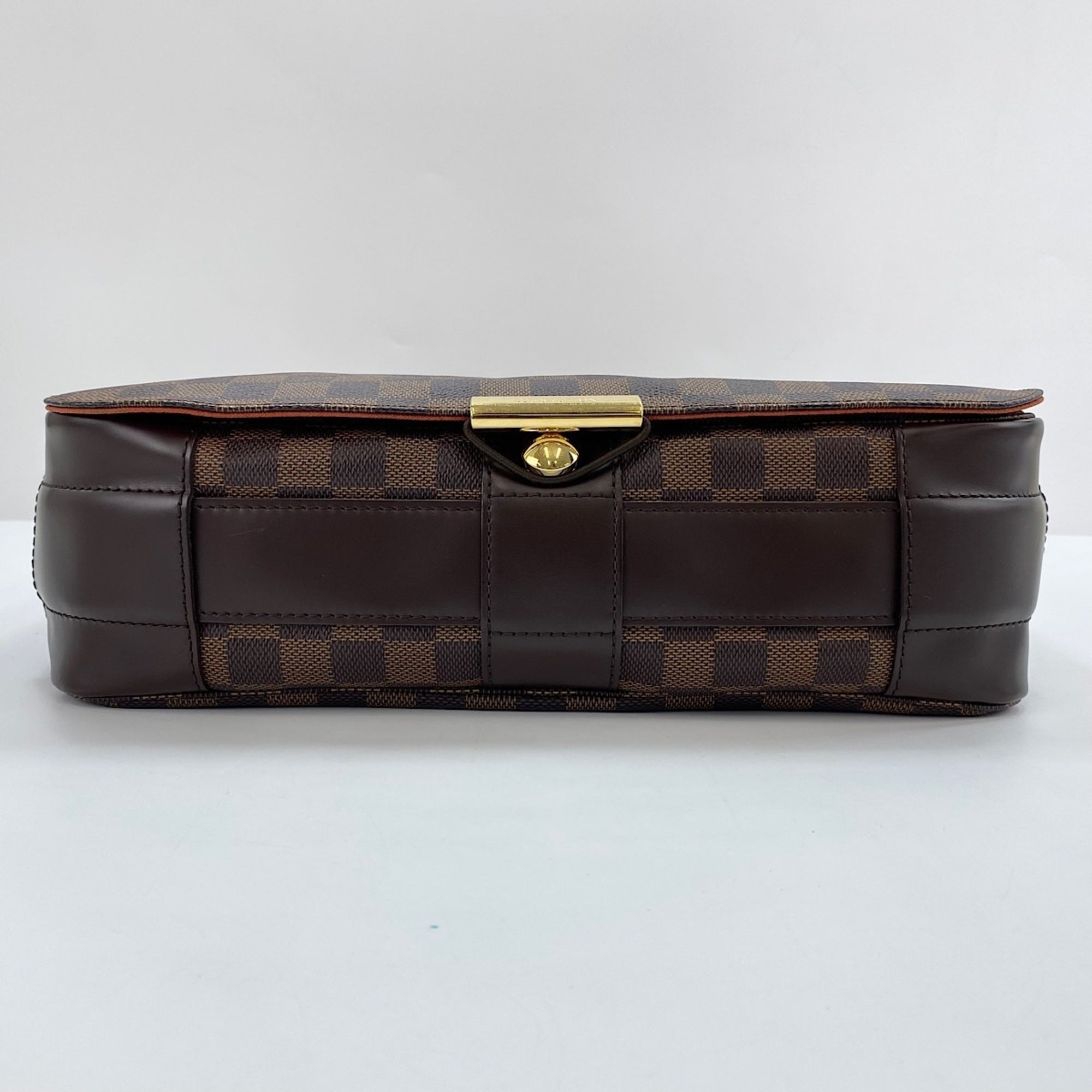 Louis Vuitton Brown Shoulder Bag (Pre-Owned)