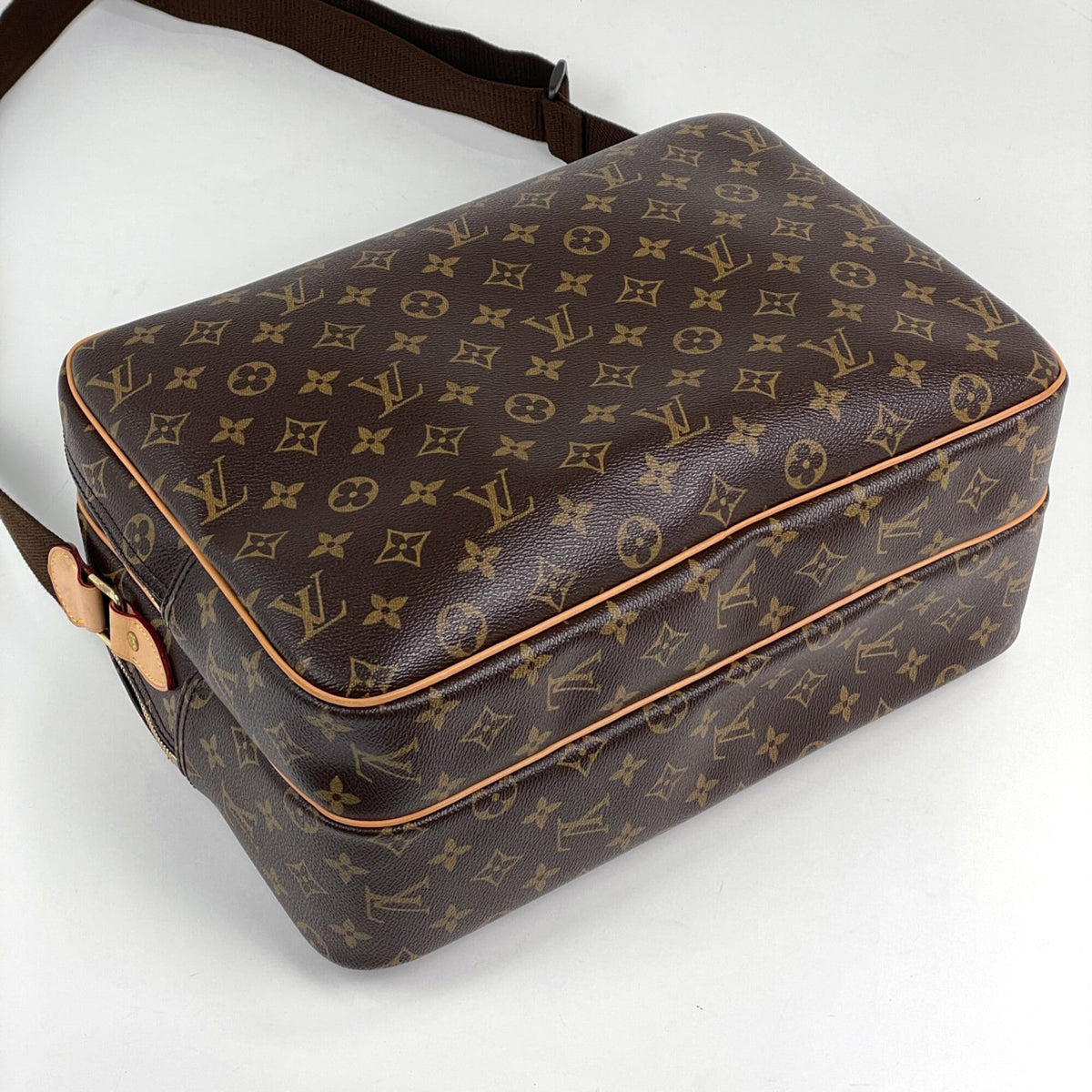 Louis Vuitton Brown Monogram Monogram Shoulder Bag (Pre-Owned)
