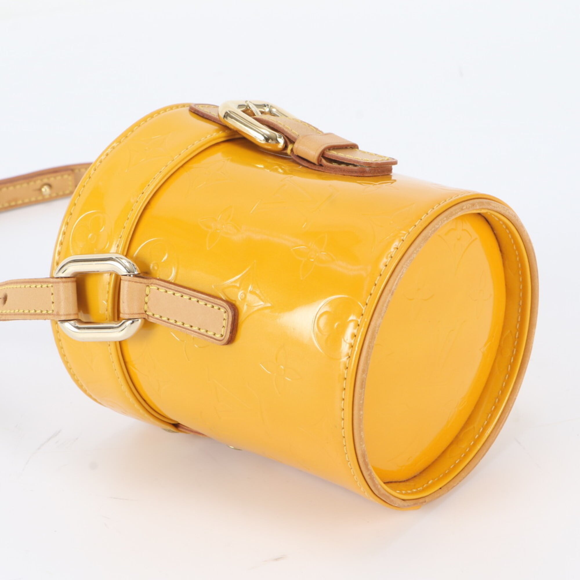 Louis Vuitton Jaune Leather Shoulder Bag (Pre-Owned)