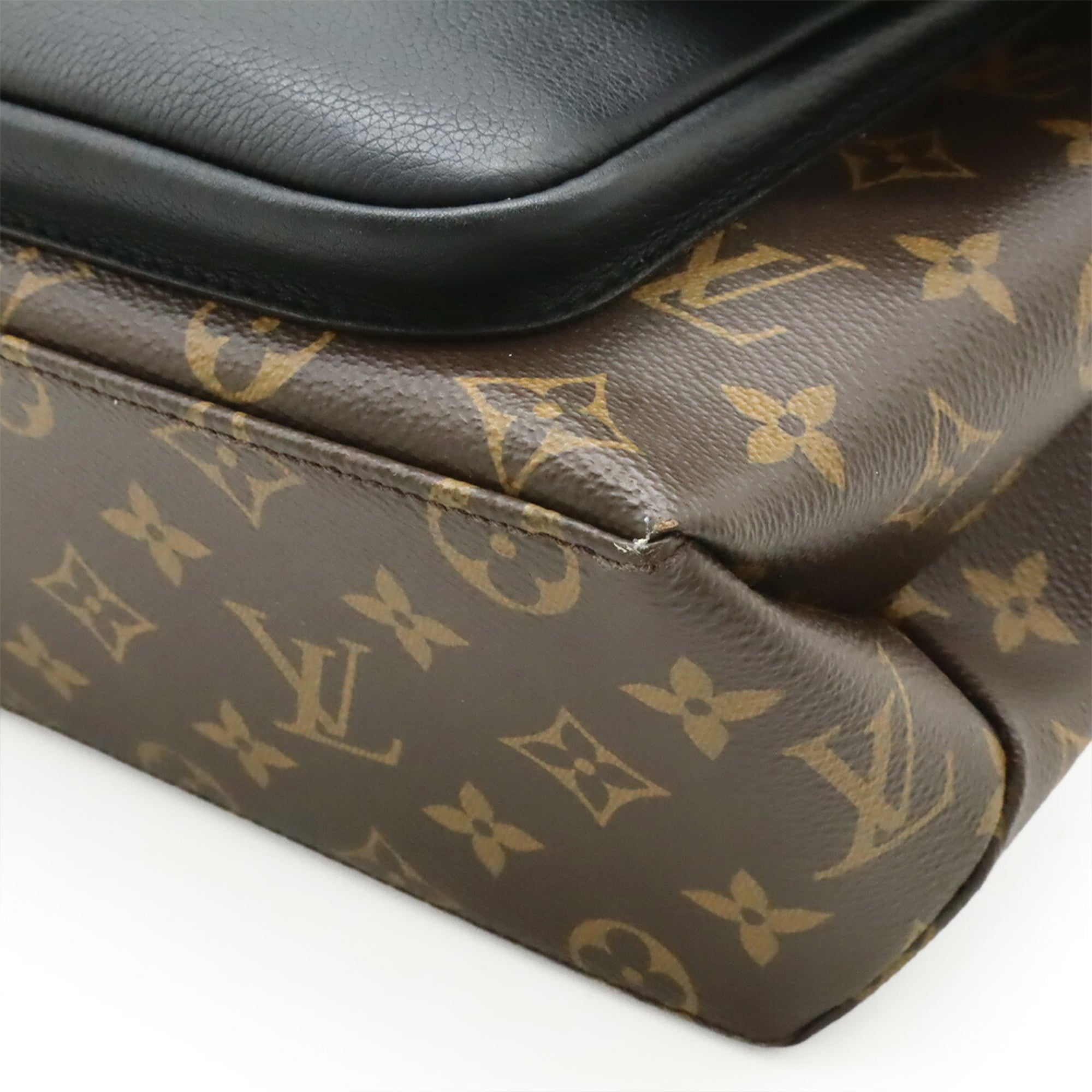 Louis Vuitton Monogram Black Noir Monogram Leather Handbag Shoulder Bag (Pre-Owned)