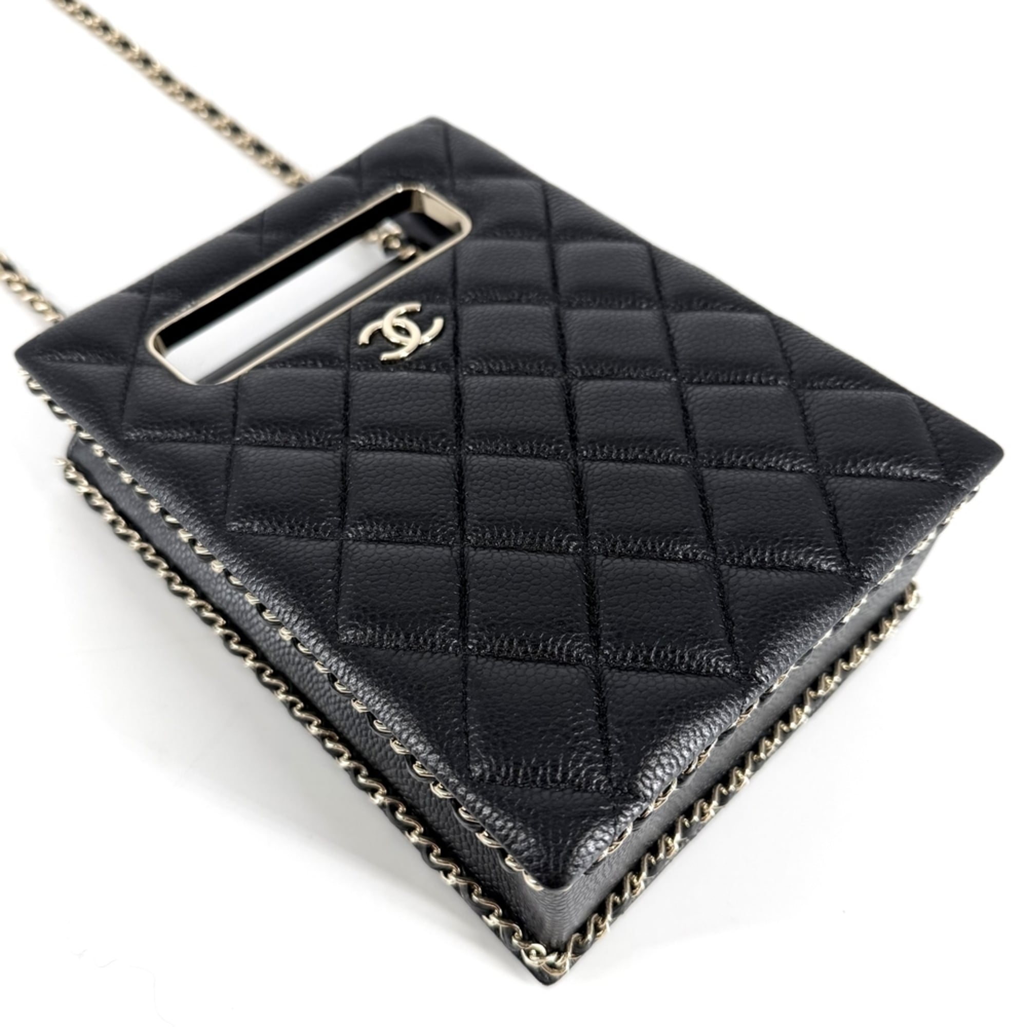 Chanel Matelasse Black Grained Calfskin Shoulder Bag (Pre-Owned)