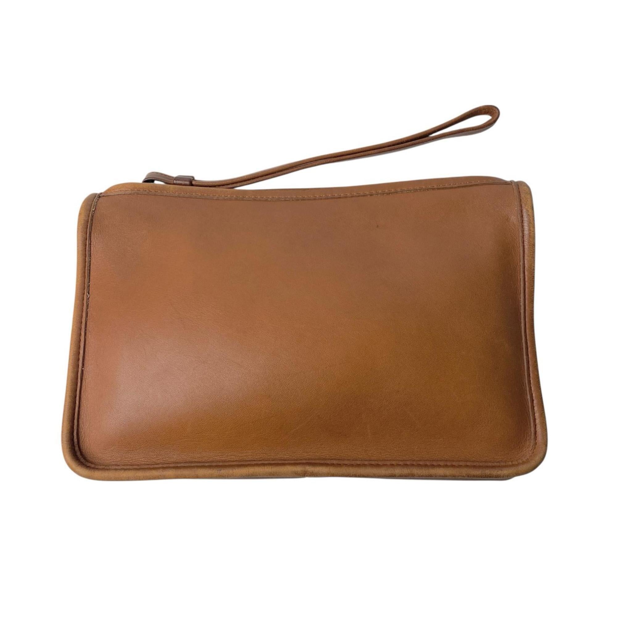 Coach Brown Leather Clutch Bag (Pre-Owned)
