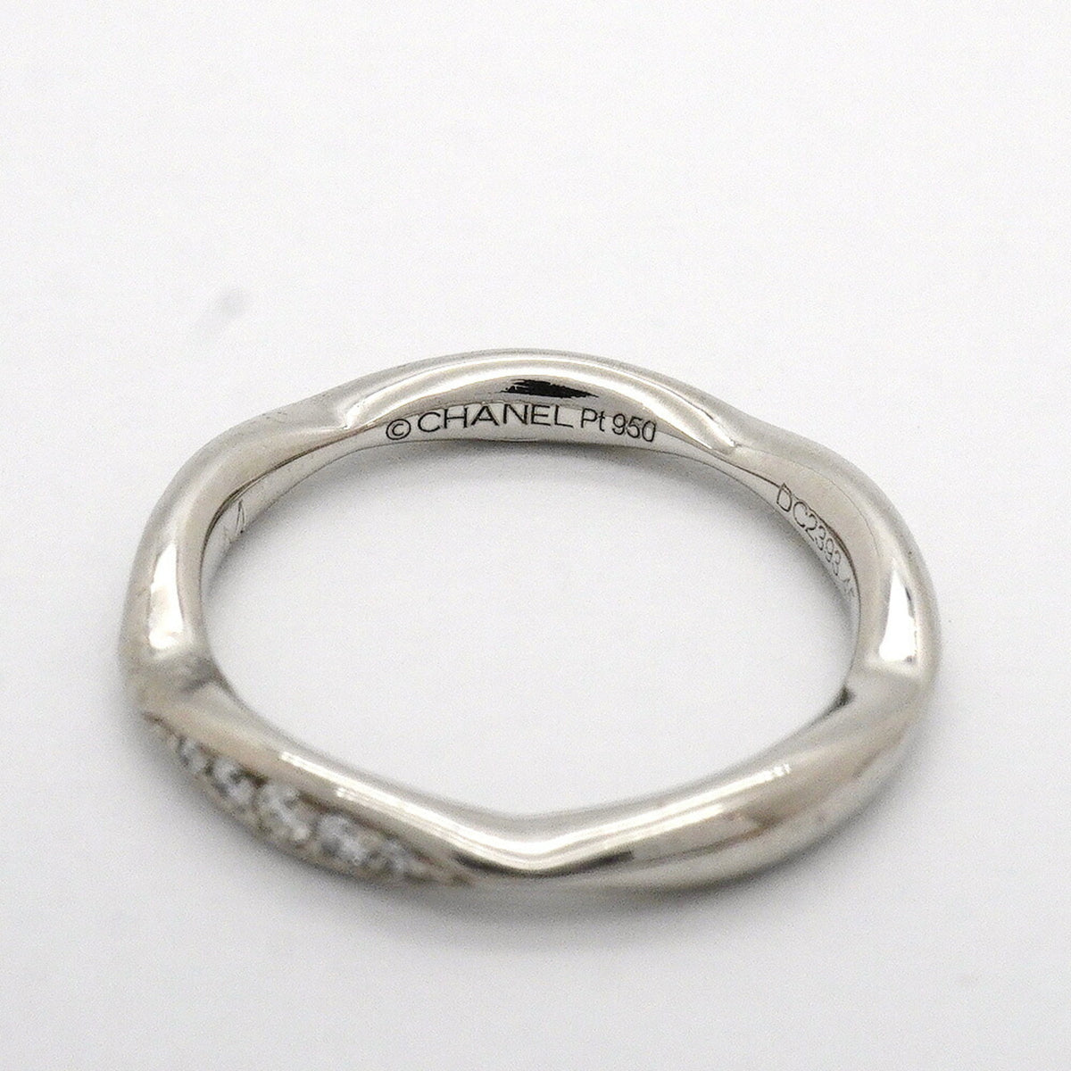 Chanel Platinum 950 Band Ring (Pre-Owned)