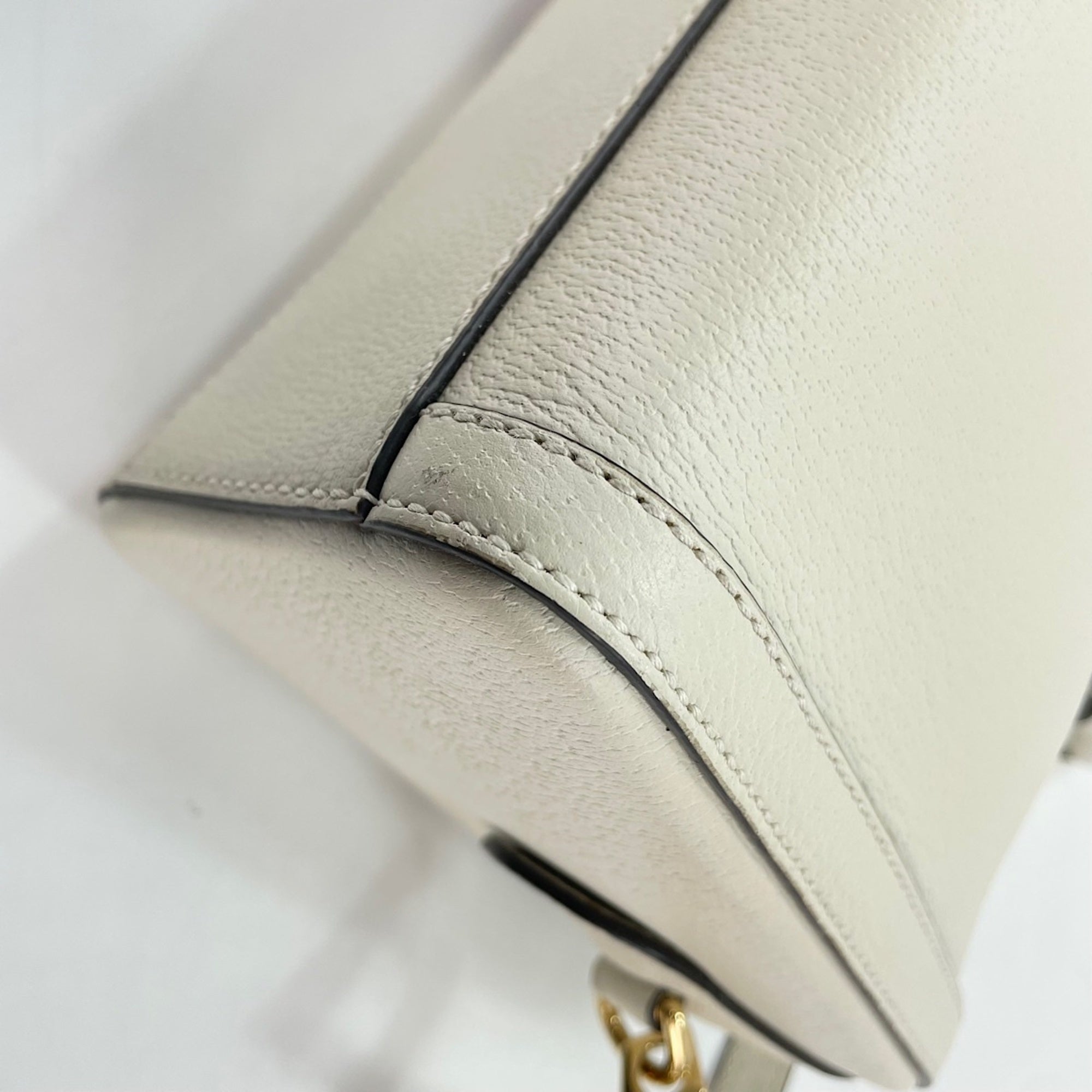 Gucci White Leather Boston Bag Handbag (Pre-Owned)