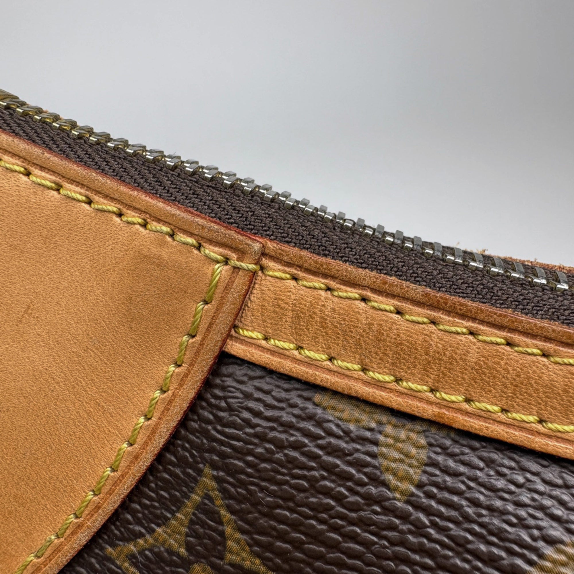 Louis Vuitton Brown Monogram Shoulder Bag (Pre-Owned)