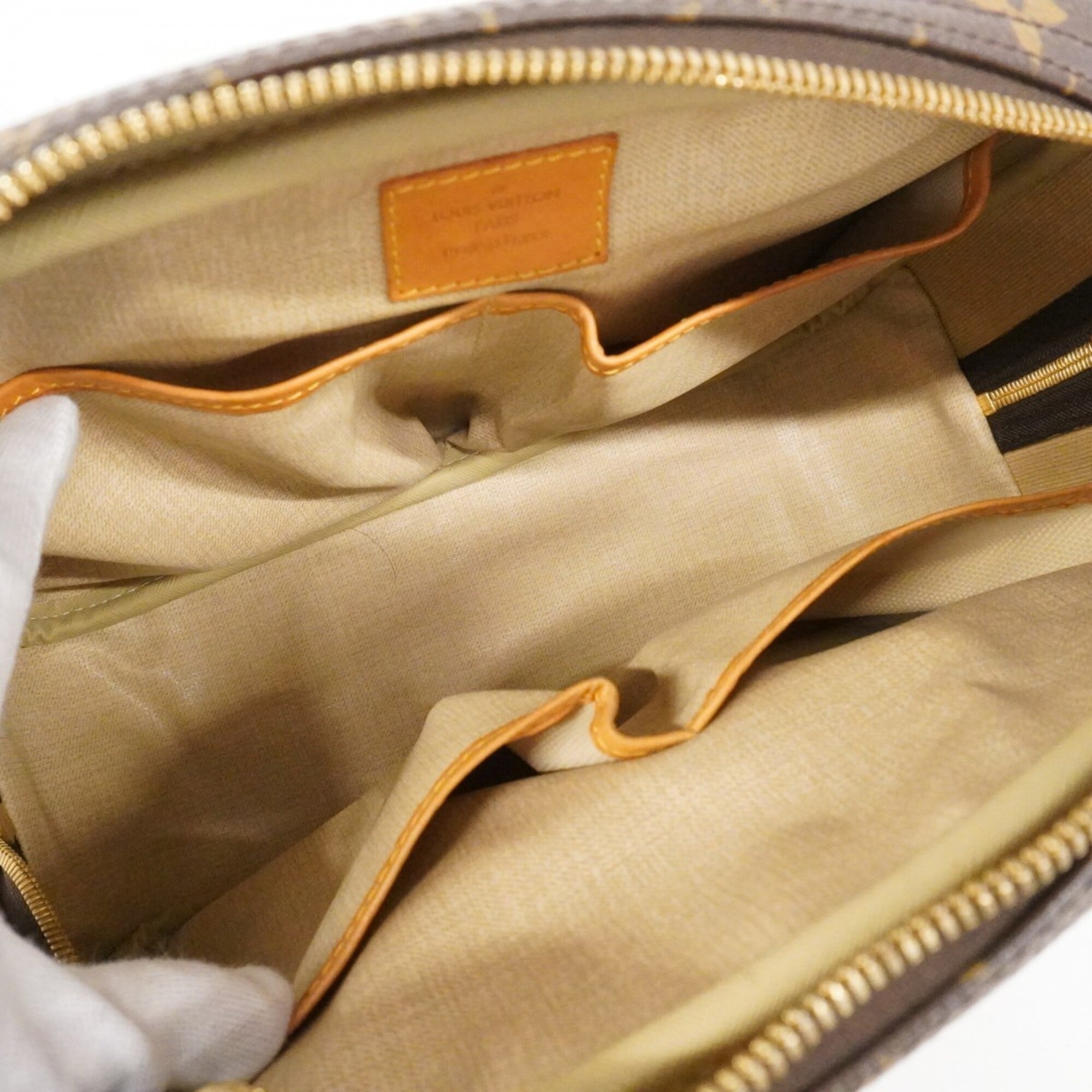 Louis Vuitton Brown Handbag (Pre-Owned)