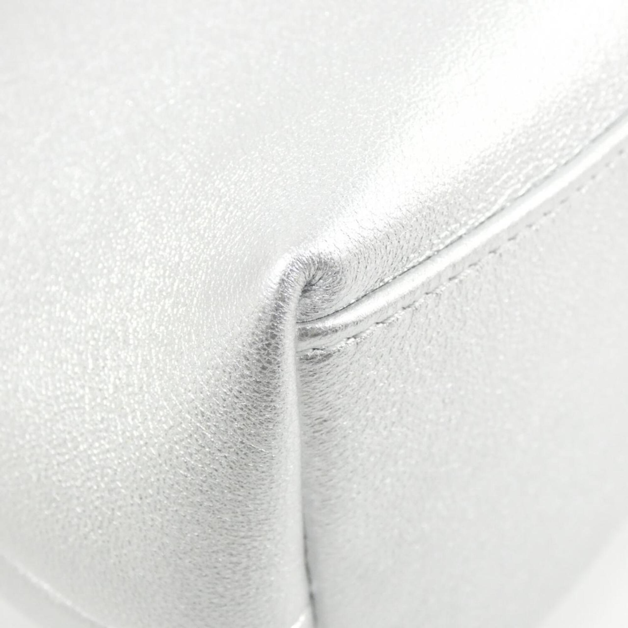 Christian Dior Silver Leather Clutch Bag (Pre-Owned)