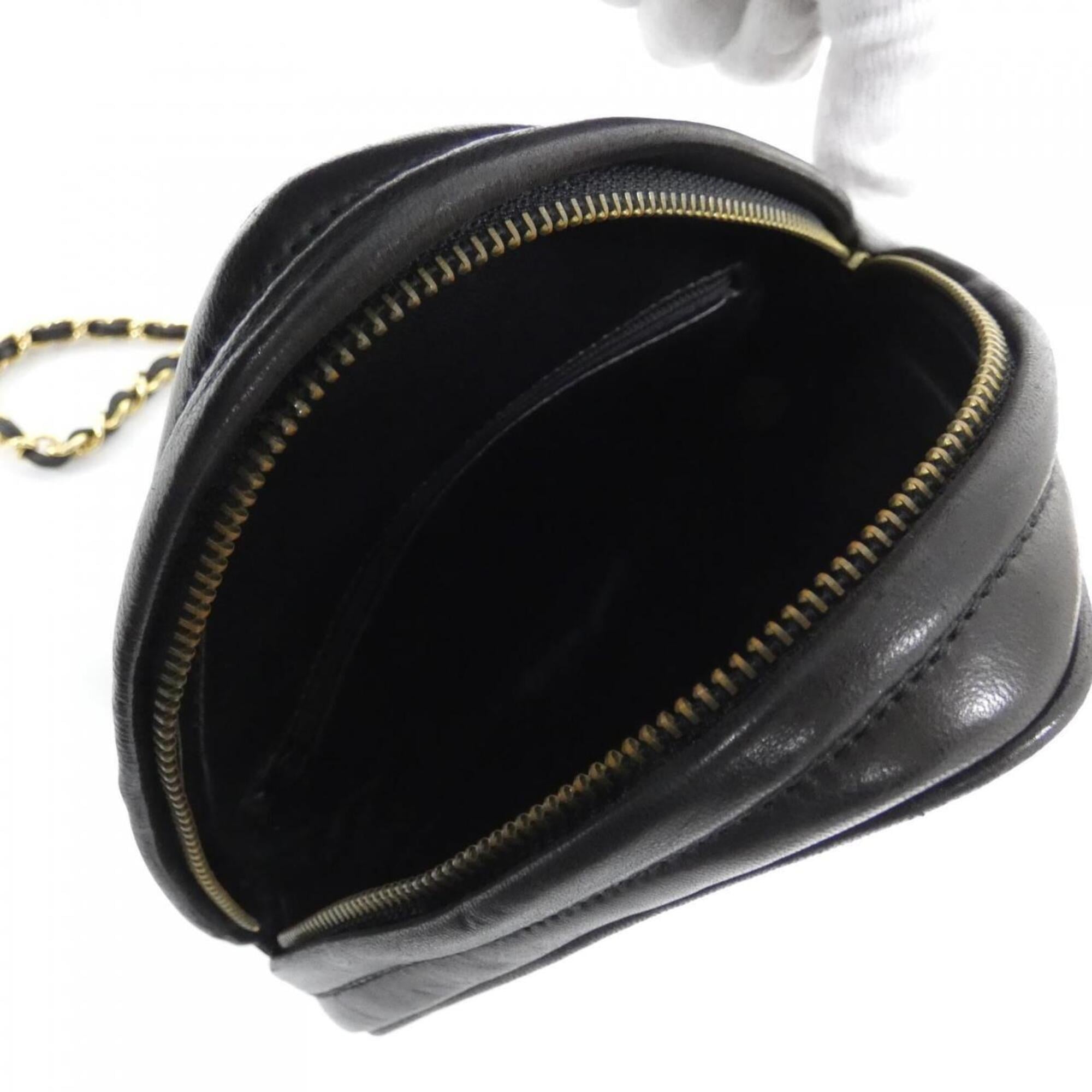 Chanel Black Leather Shoulder Bag (Pre-Owned)