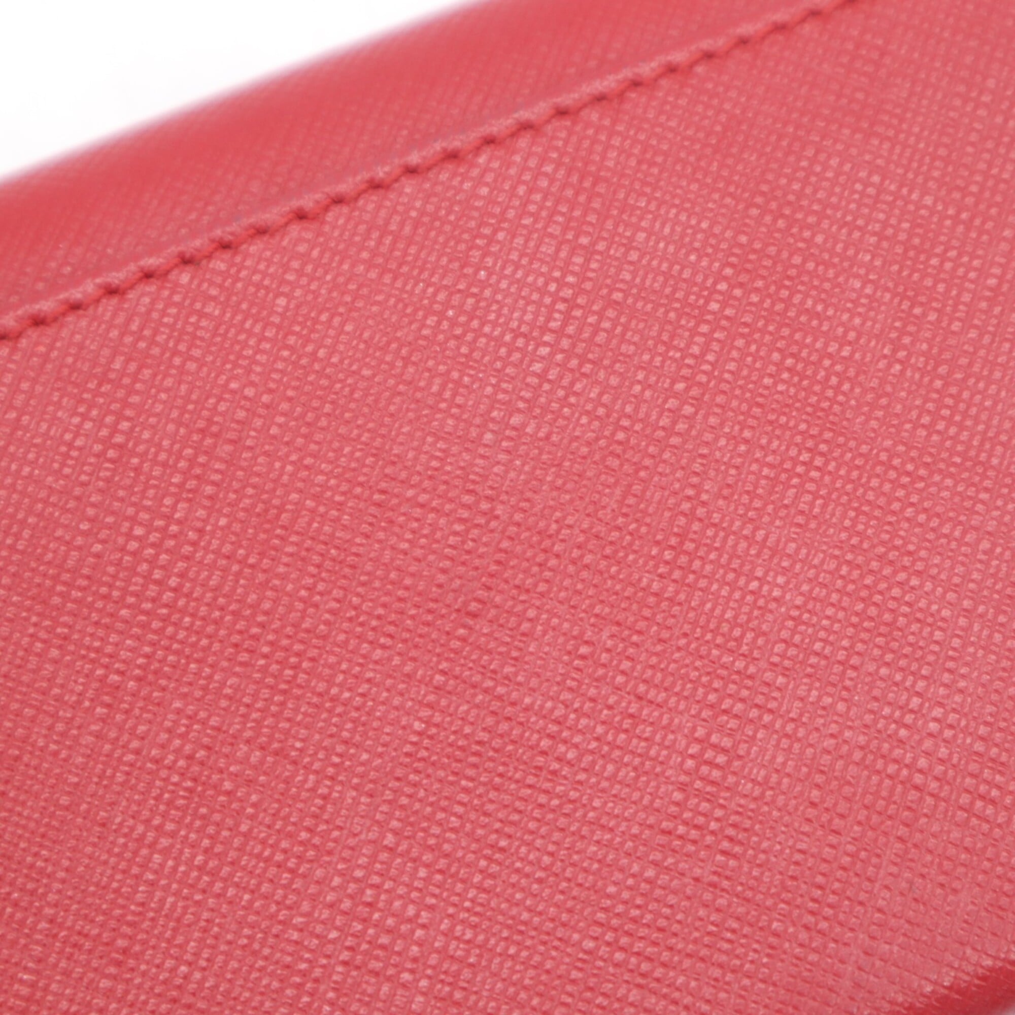 Salvatore Ferragamo Red Color Leather Long Wallet (Bi-Fold) (Pre-Owned)