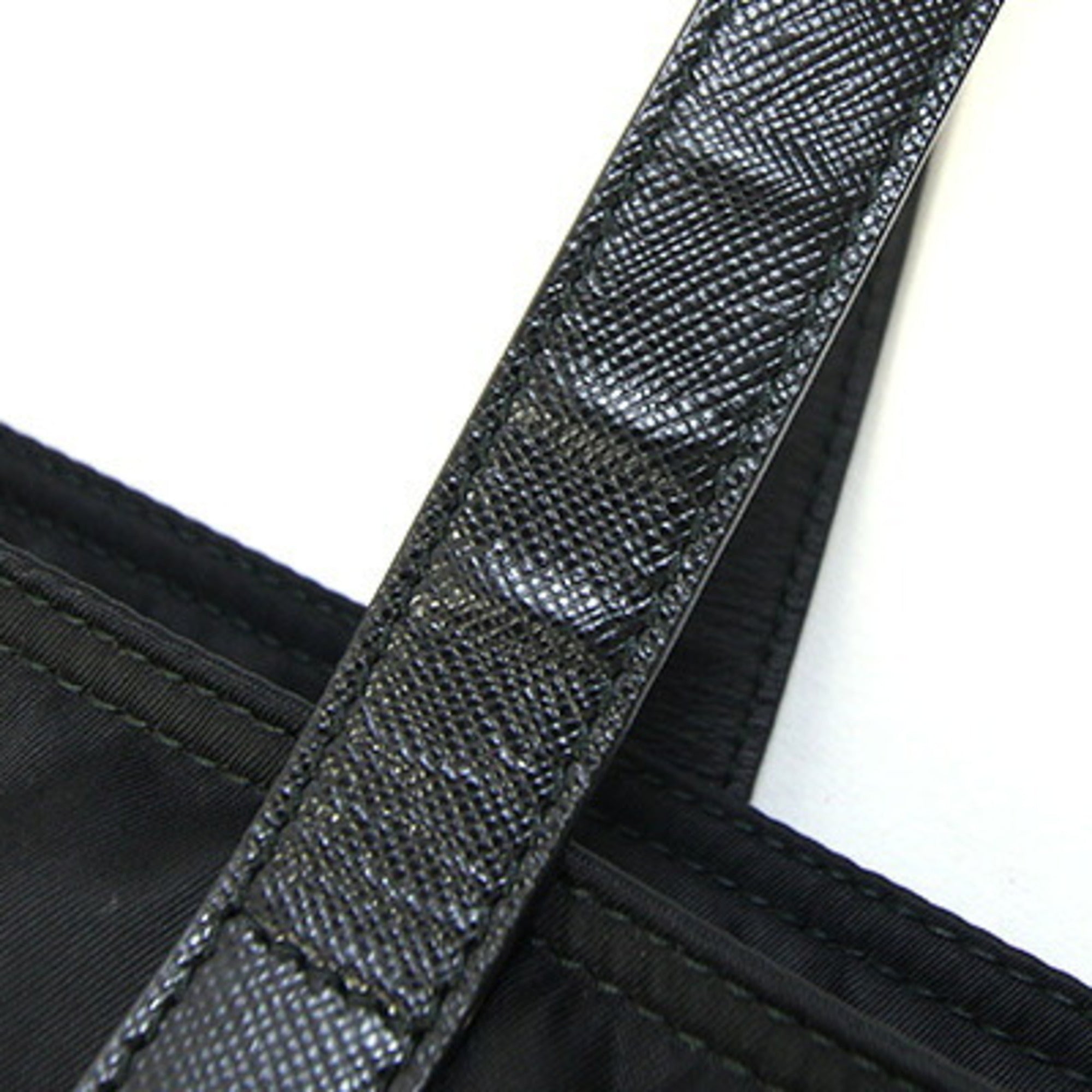 Prada Black Nylon Tote Bag (Pre-Owned)