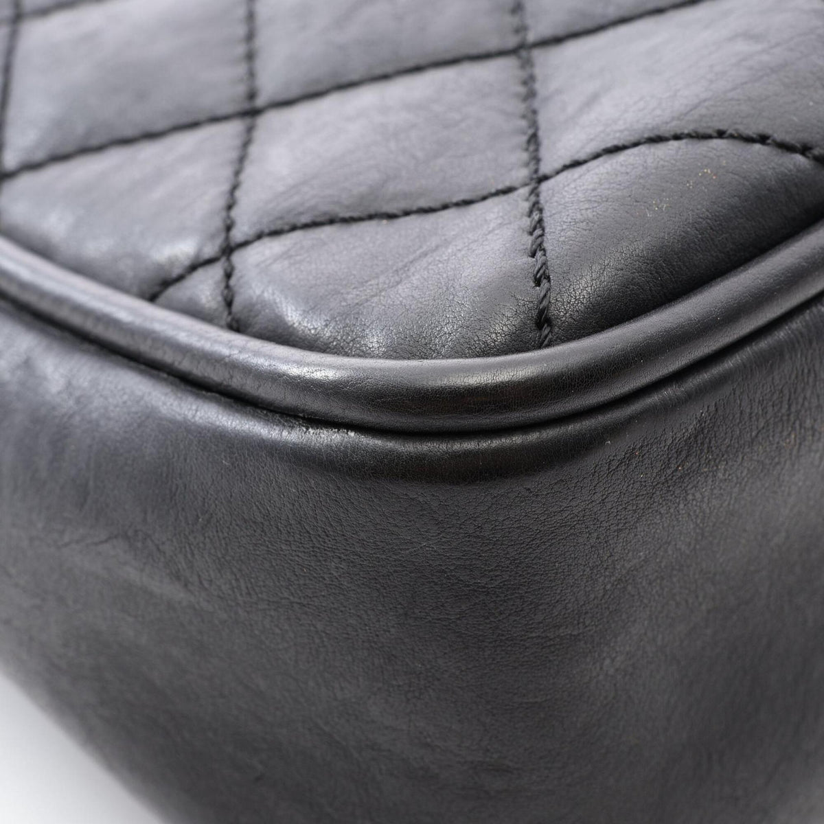 Chanel Black Leather Handbag Shoulder Bag (Pre-Owned)