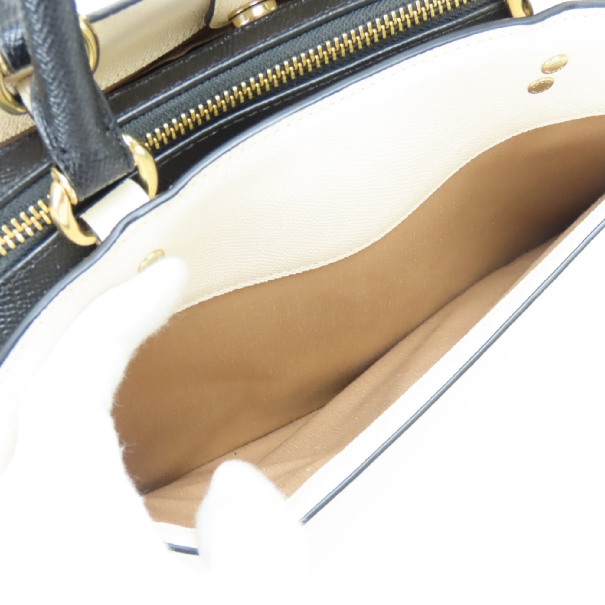 Coach Beige Black Ivory Leather Handbag (Pre-Owned)