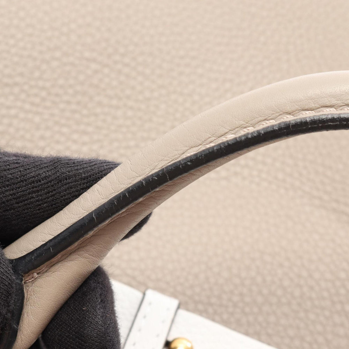 Burberry Beige White Leather Handbag (Pre-Owned)