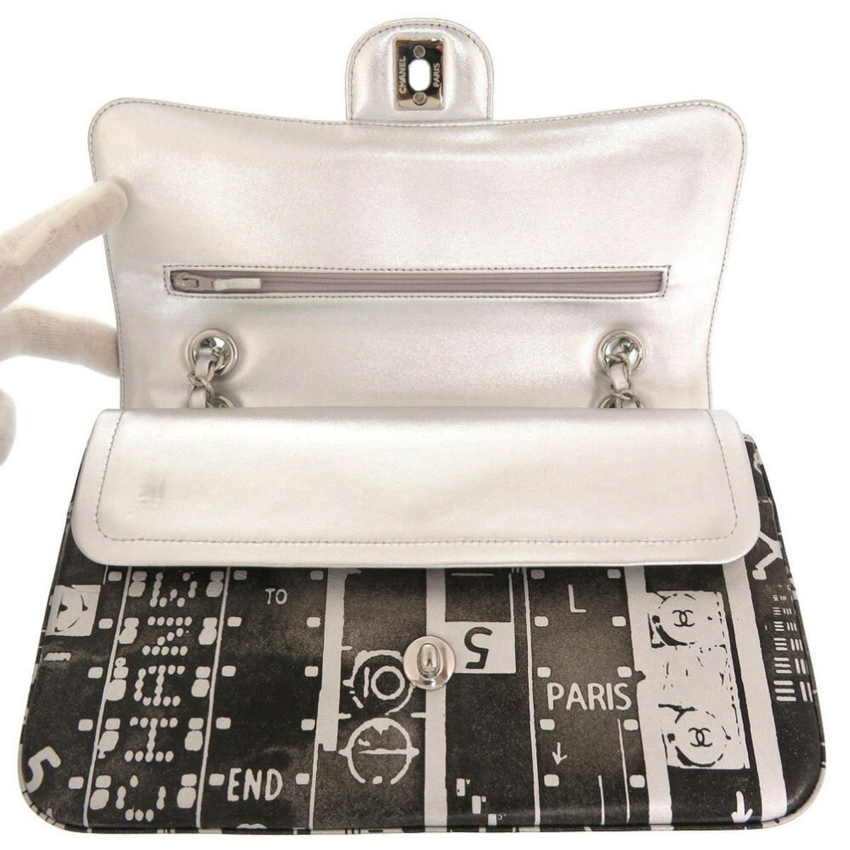 Chanel Black Silver Leather Shoulder Bag (Pre-Owned)