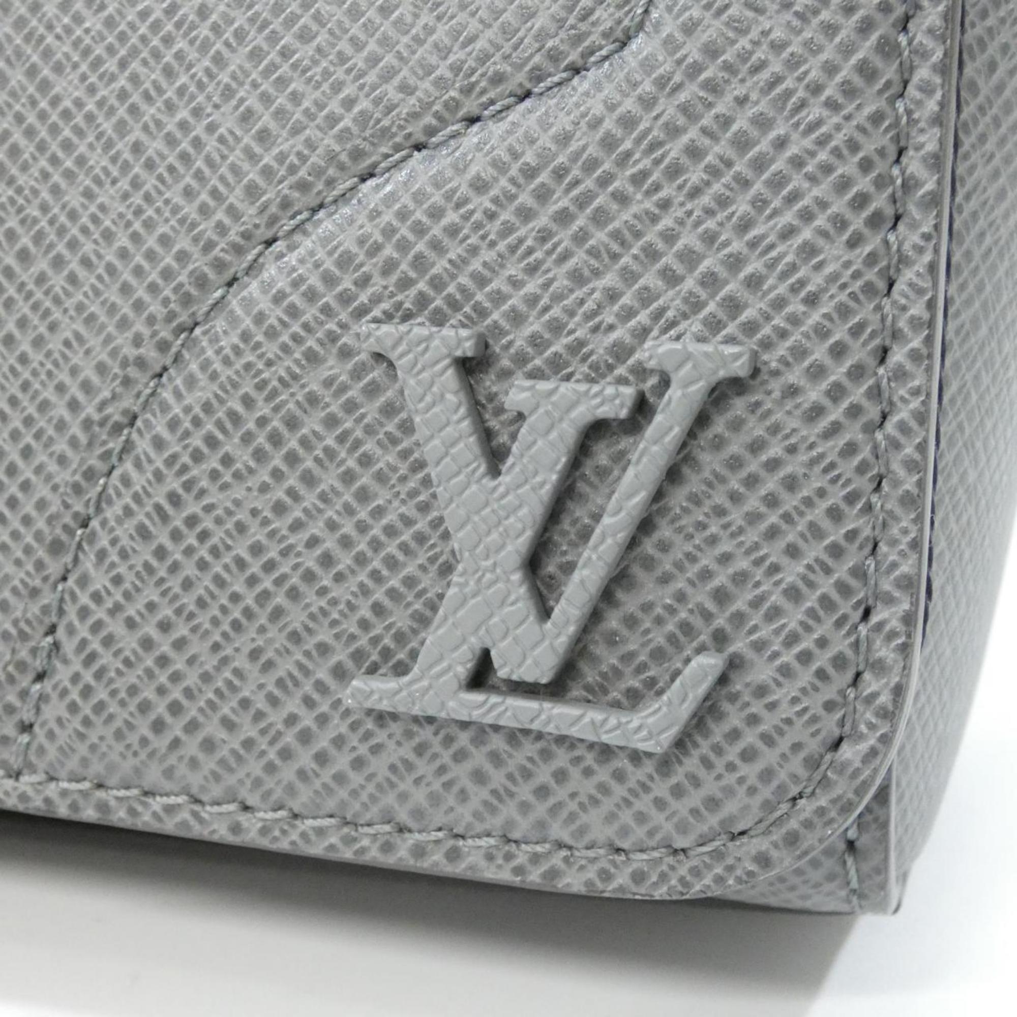 Louis Vuitton Taiga Gris Leather Shoulder Bag (Pre-Owned)