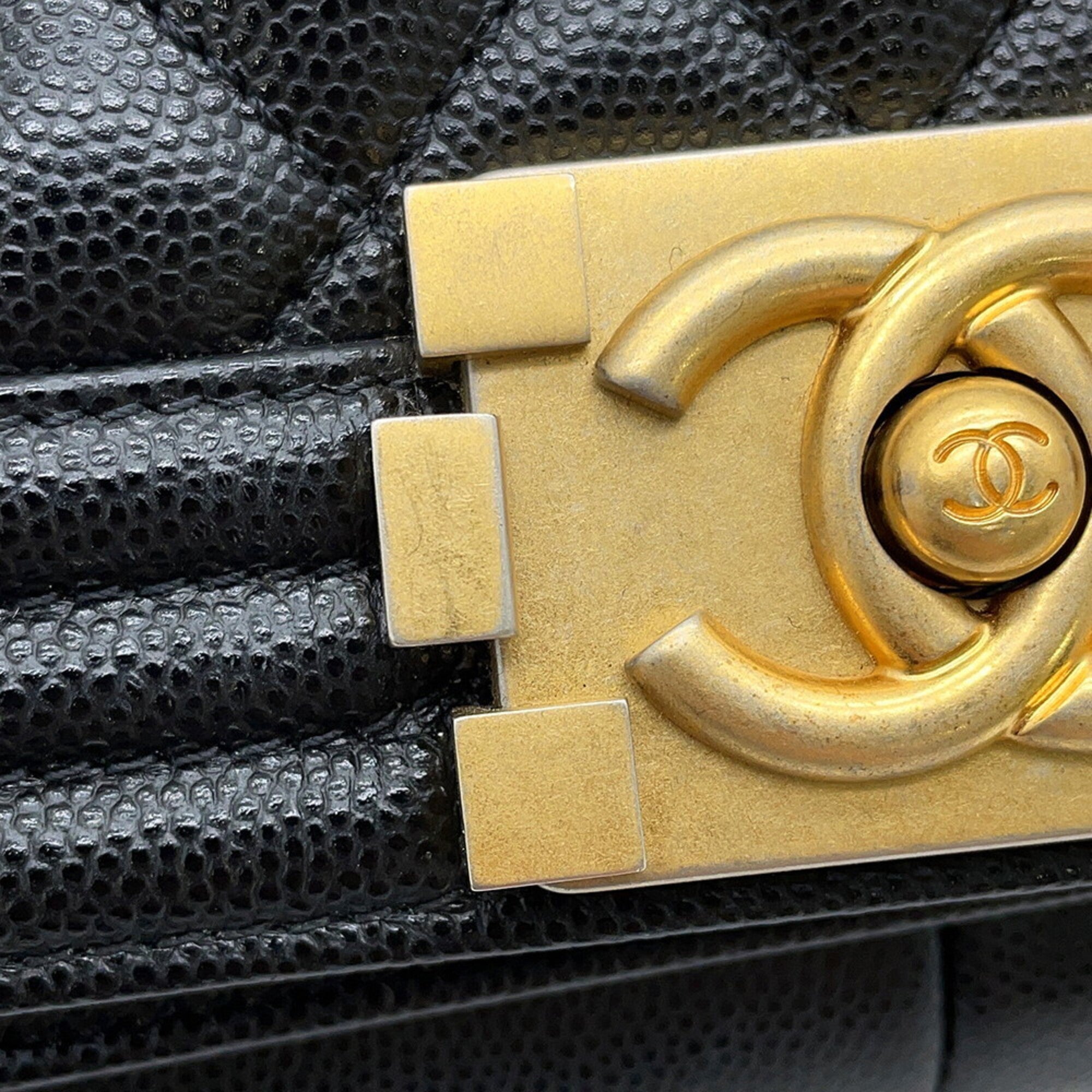 Chanel Matelasse Black Grained Calfskin Handbag Shoulder Bag (Pre-Owned)