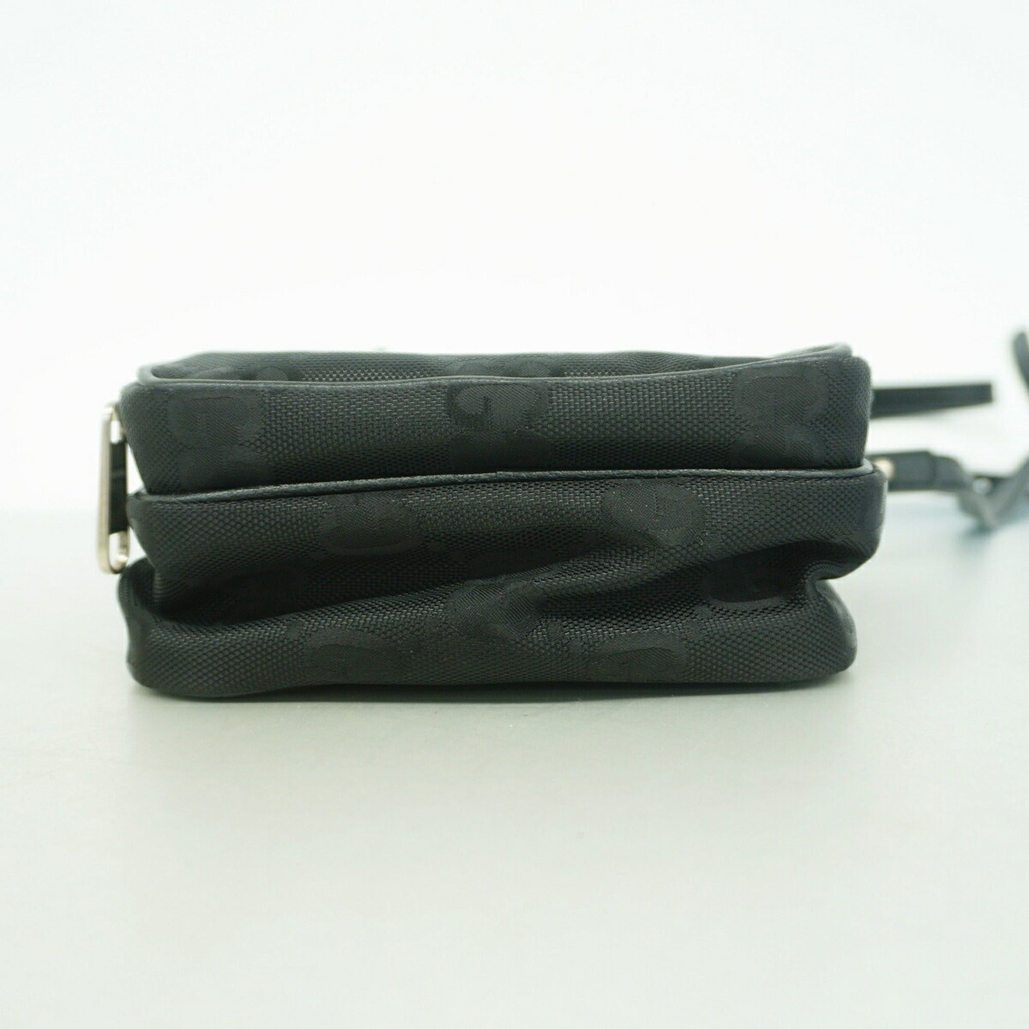 Gucci Black Nylon Handbag (Pre-Owned)
