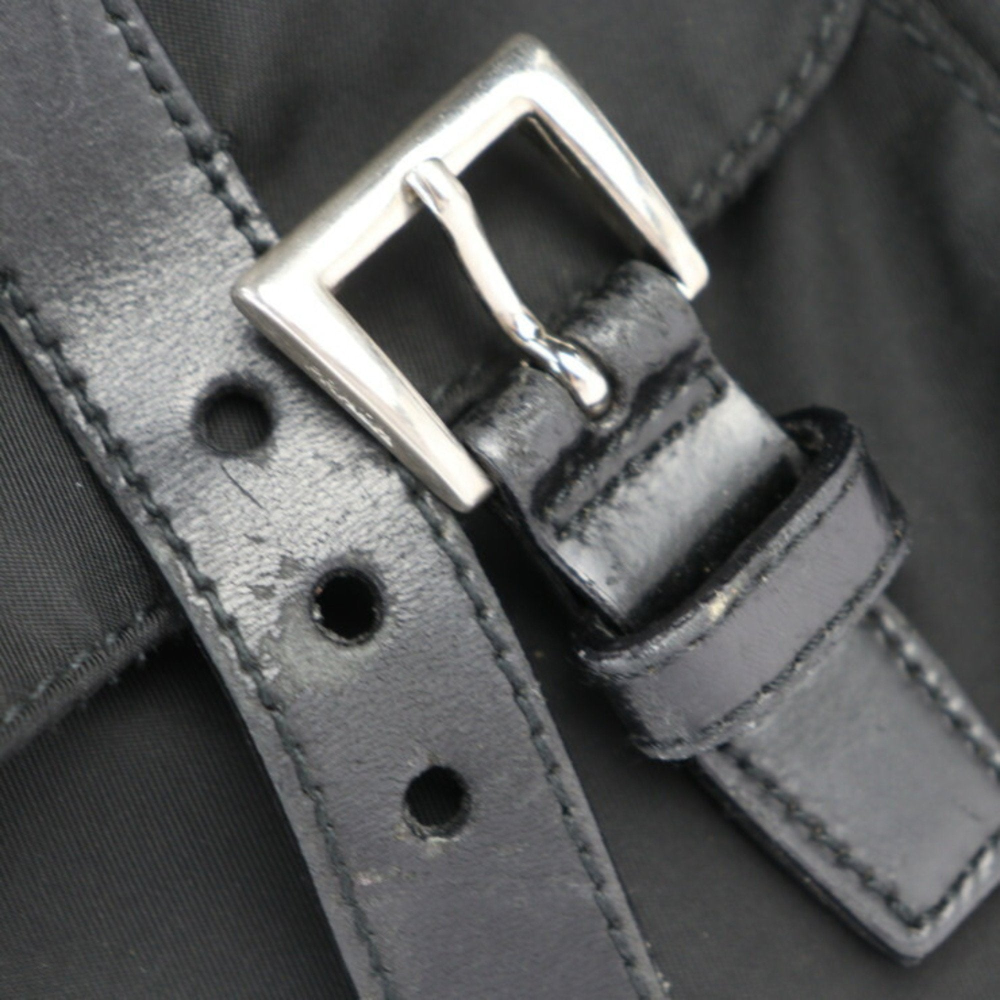 Prada Black Nylon Leather Messenger Bag Shoulder Bag (Pre-Owned)
