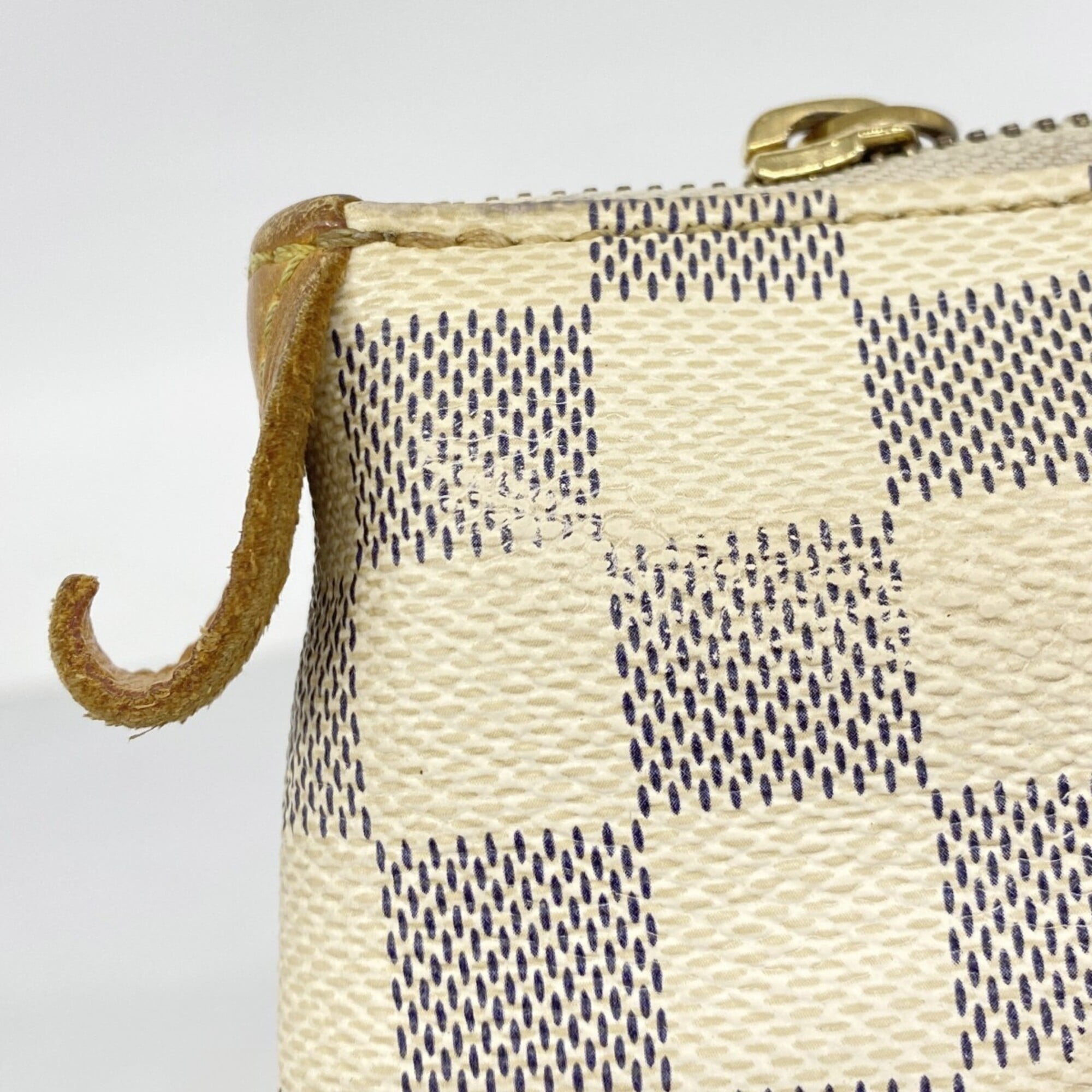 Louis Vuitton White Tote Bag (Pre-Owned)